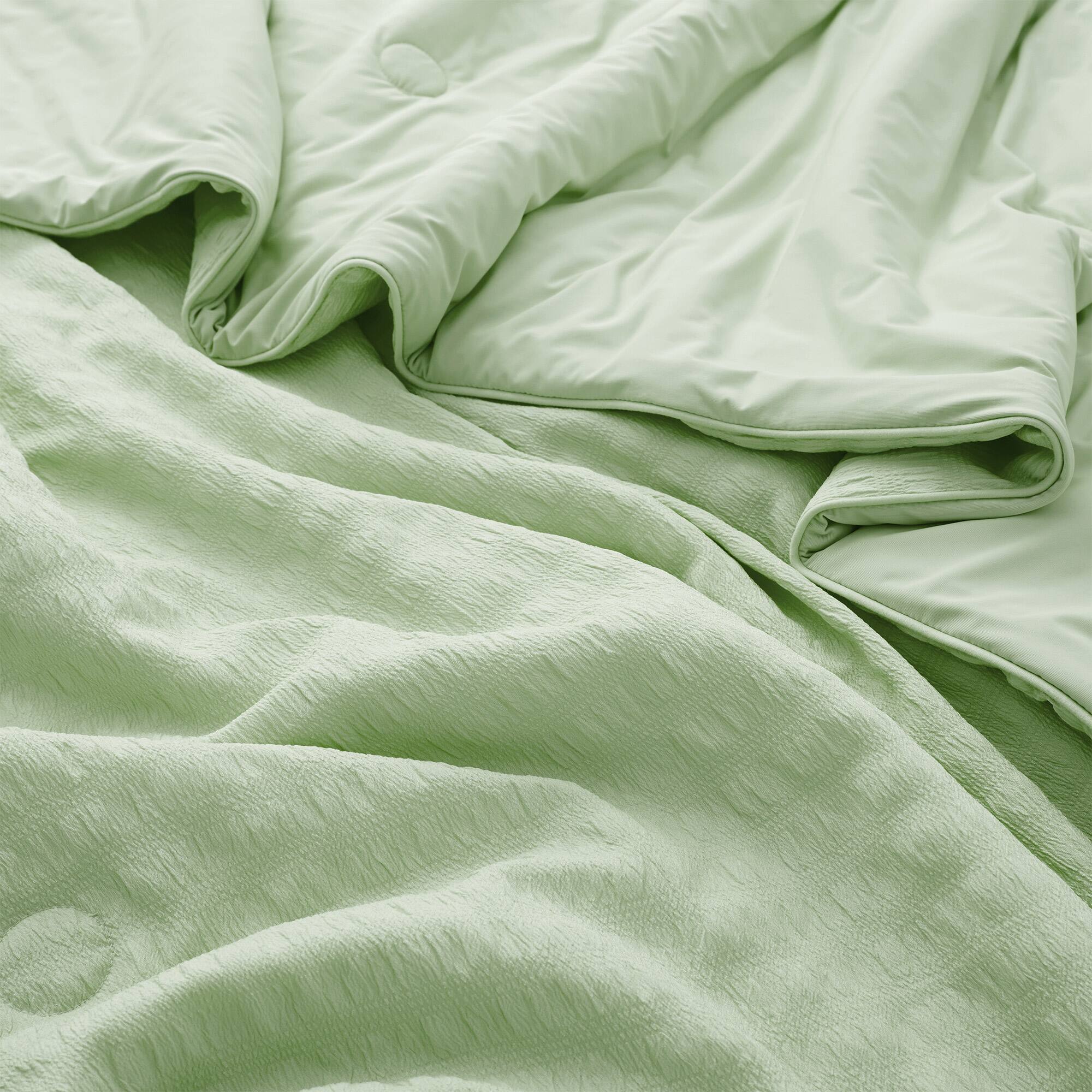 Alt View 1. Peace Nest - Peace Nest Cooling Seersucker Bed Blanket, Lightweight Comforter for Hot Sleepers, Green, King - Green.