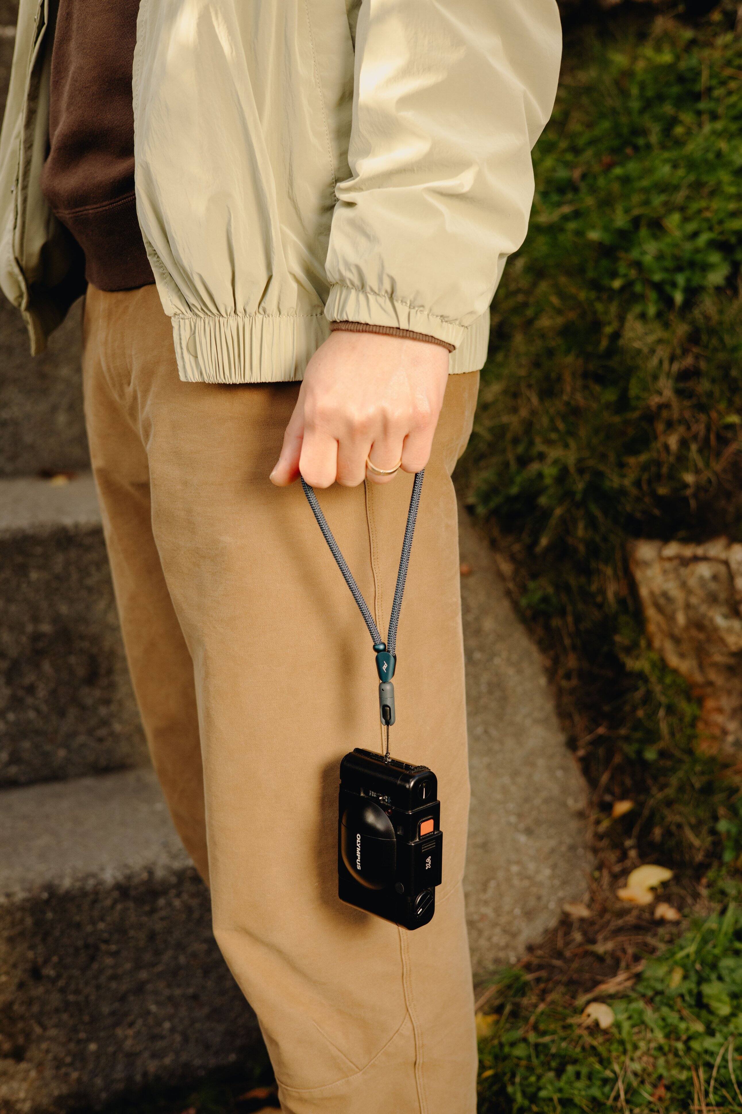 Alt View 6. Peak Design - Mobile Cuff, Ocean - Ocean.