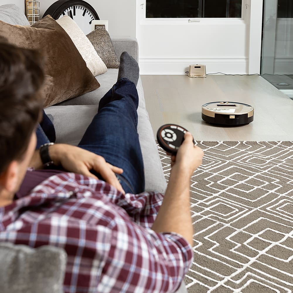 Alt View 13. bObsweep - Bob PetHair Robot Vacuum and Mop - Champagne.
