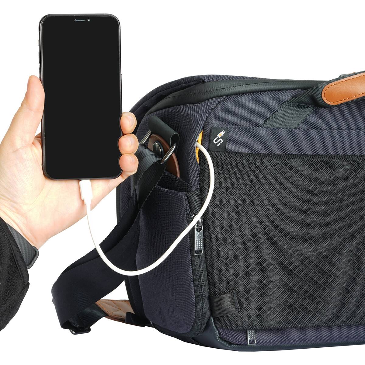 Alt View 9. Vanguard - Vanguard VEO City S36 10L Cross-Body Camera Shoulder Bag with Pouch - Navy.
