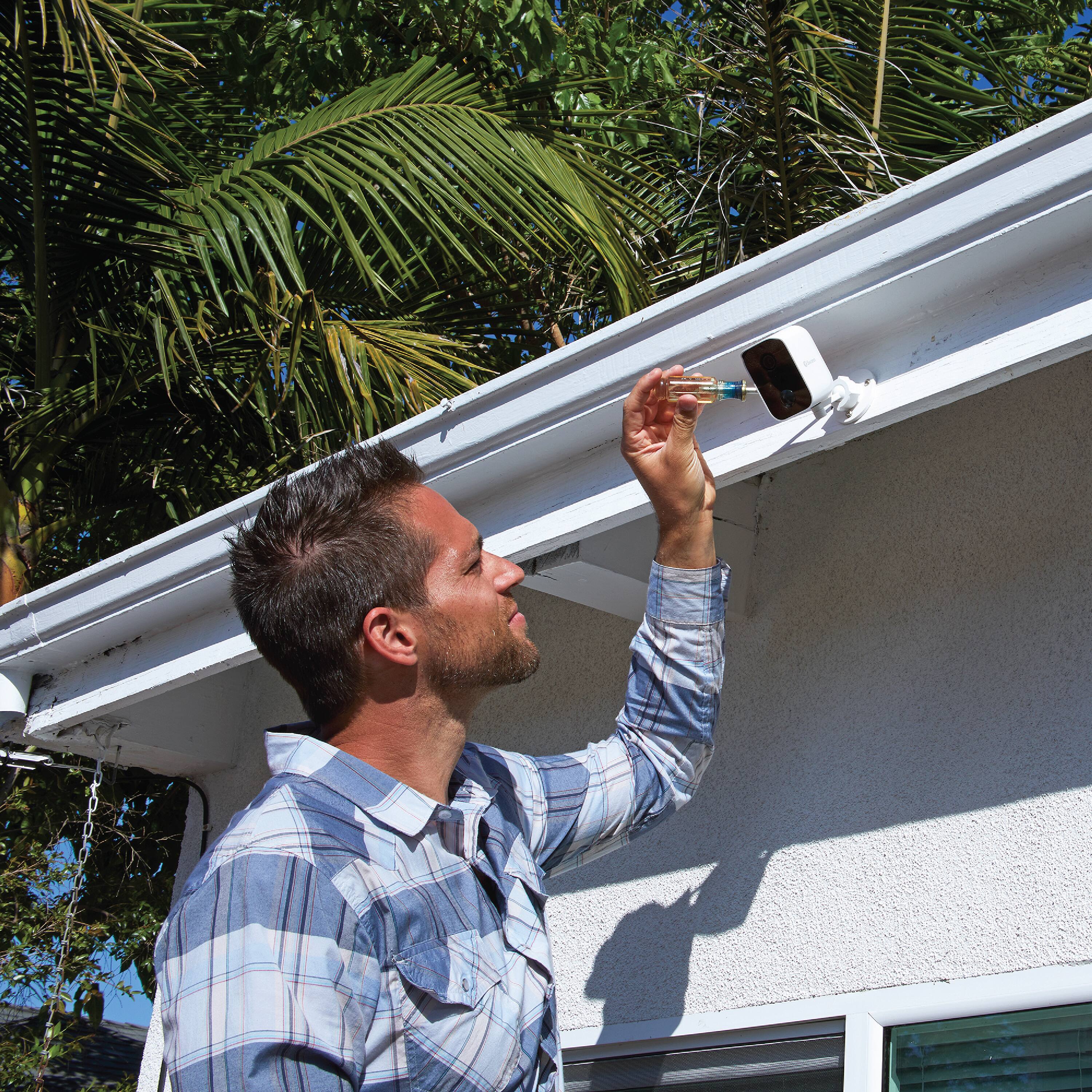 Left. Swann - CoreCam Indoor/Outdoor Wireless 1080p Solar Panel Security System - Black/White.