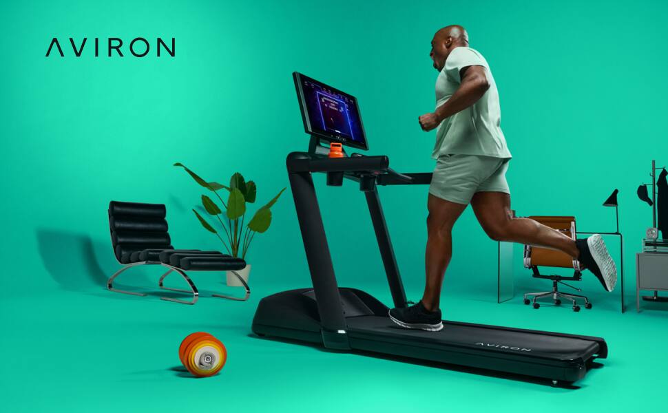 Aviron - Victory Plus Entertainment Treadmill - Black