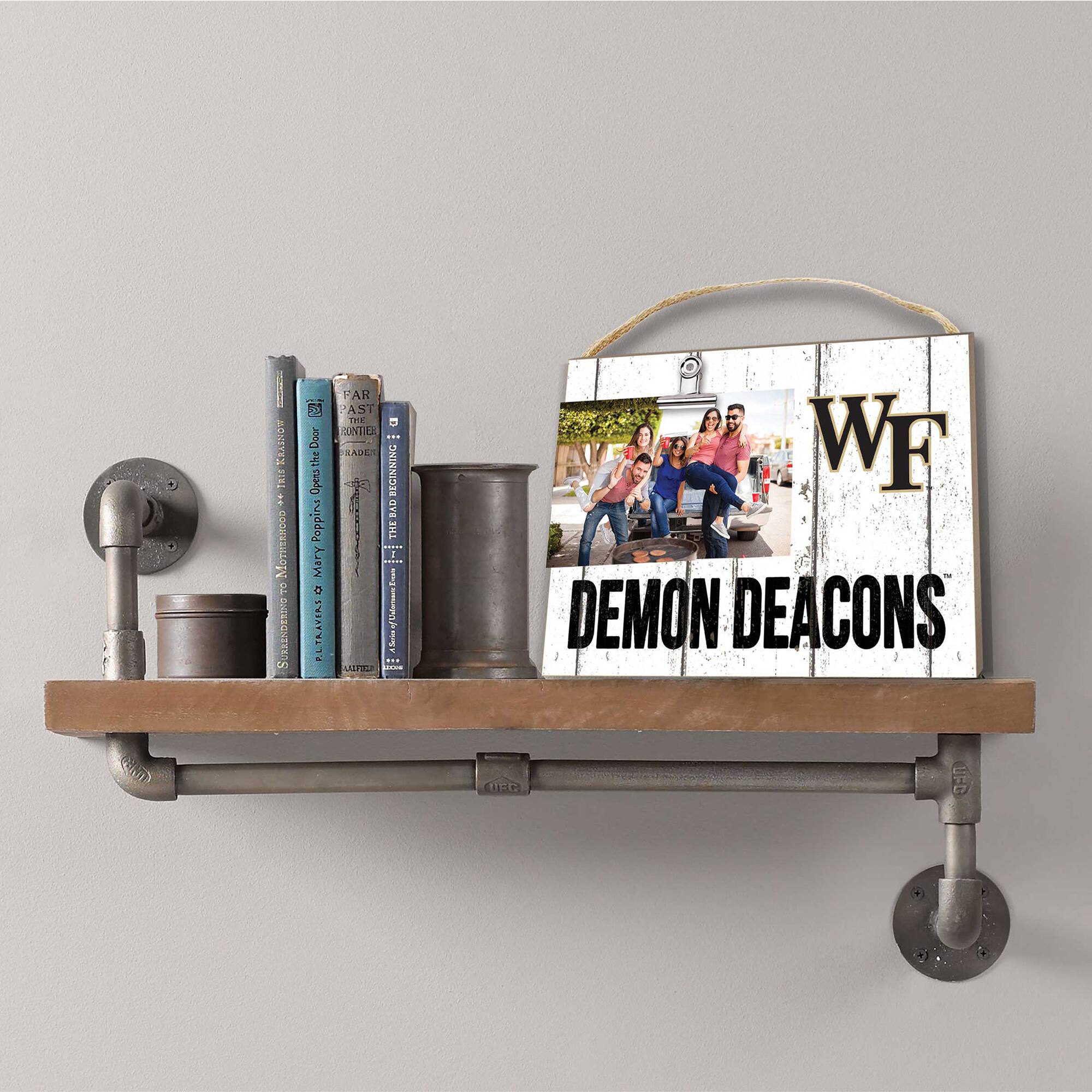 ONYEN: P SHEDESDNO 2 Door the pens Poppins Mary a ELTRAVIAS PAR AST THE D CUNTIER .. BEGINNING OIVE THE .... ATai fCalenoTss ABoie -- WF DEMON DEACONS