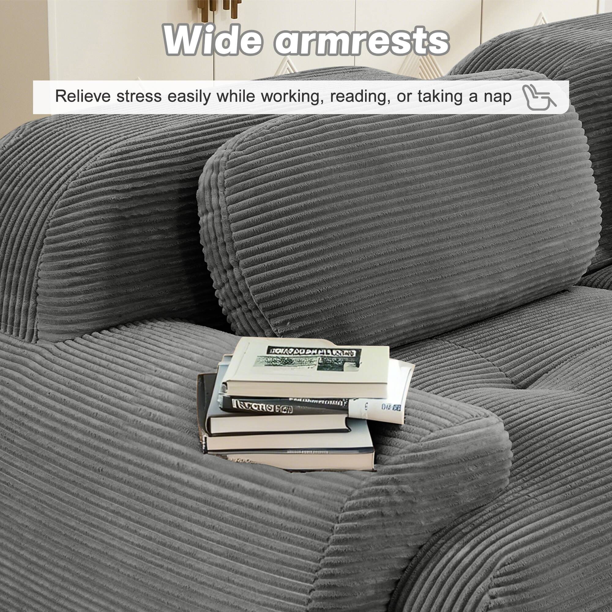 Wide armrests  
Relieve stress easily while working, reading, or taking a nap