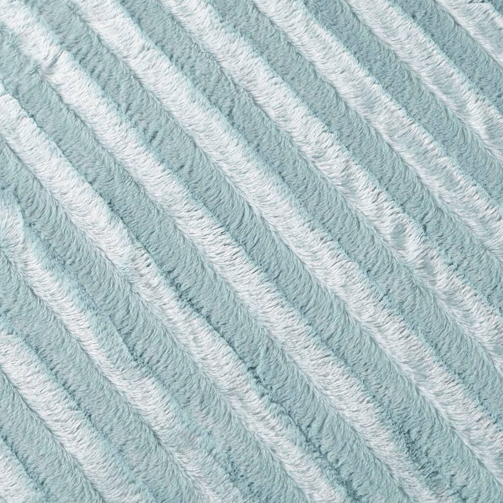 Alt View 5. Gracie Mills - Gracie Mills Wilfred Long Faux Fur Throw Blanket - Blue.