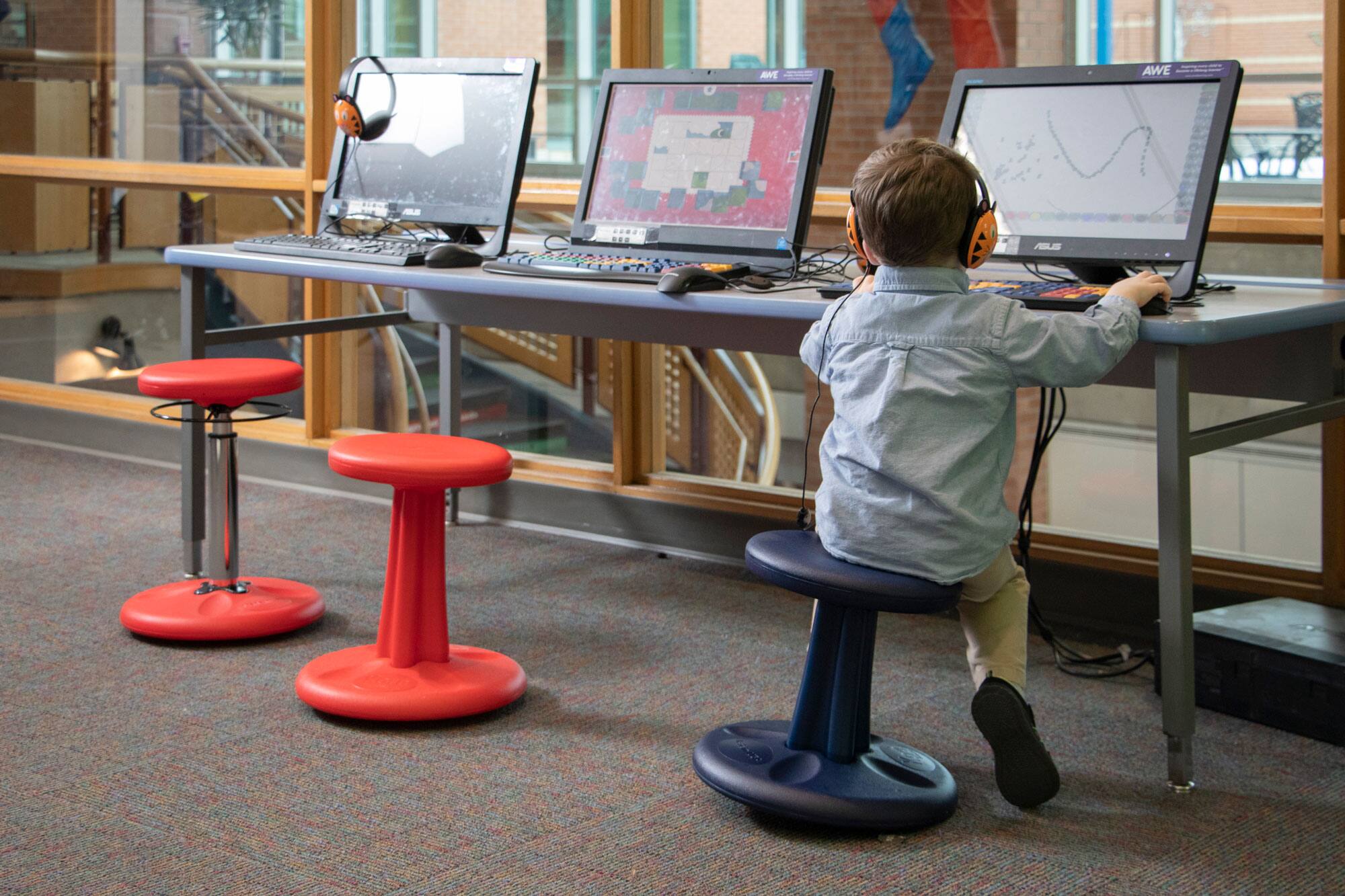 AWE AWE ....I SEE YOU ABS