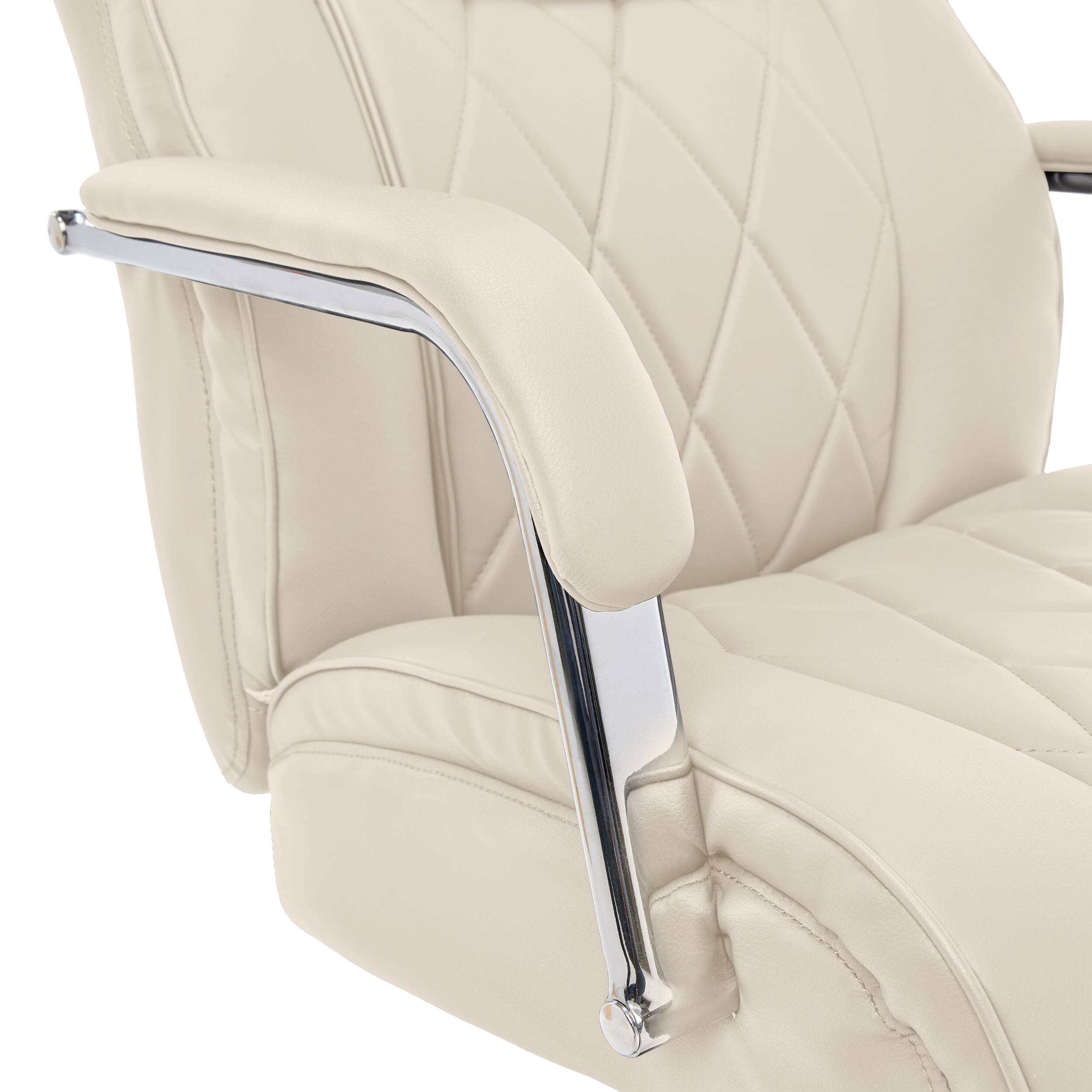 La-Z-Boy Comfort and Beauty Sutherland Diamond-Quilted La-Z-Boy Comfort and Beauty Sutherland Diamond-Quilted