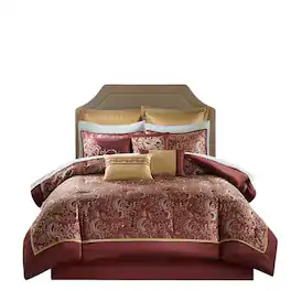 Gracie Mills - Pruitt 24-Piece Jacquard Paisley Room-in-a-Bag Set - Red