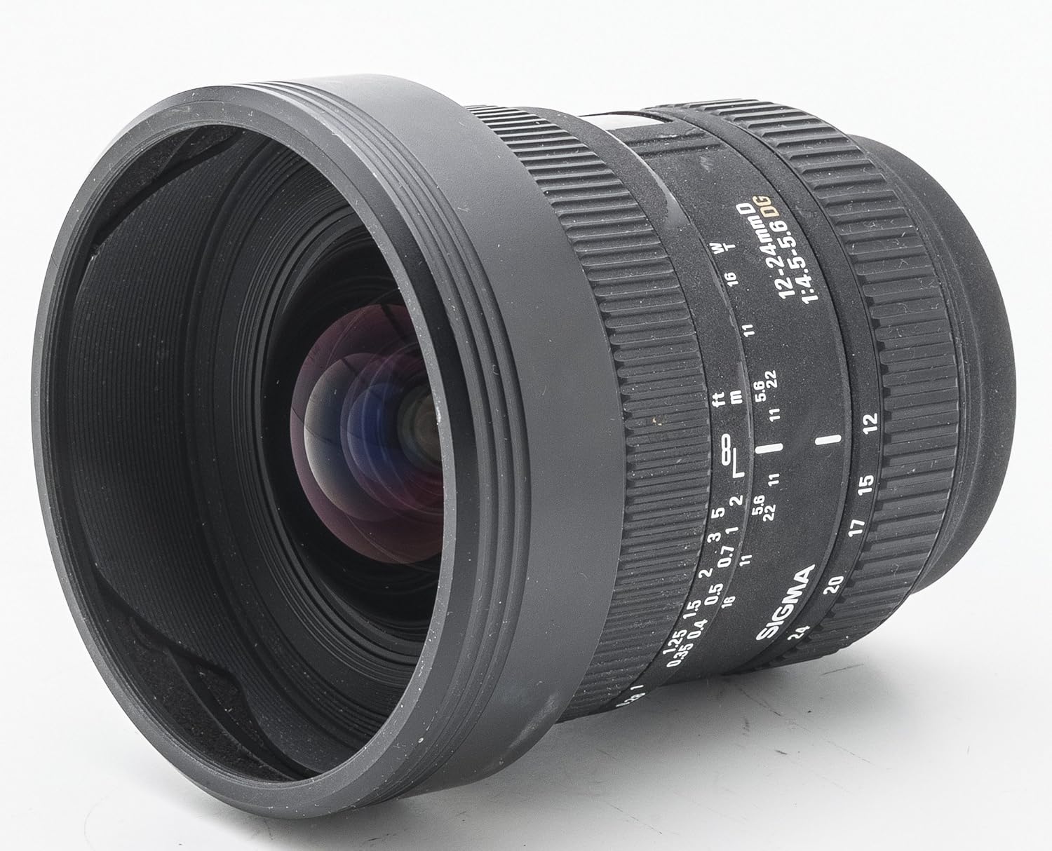 DG 12-24mm 1:4.5-5.6 II  
11 22 ft E 5.6 11 12 - 8 - BL 11 15 2 5.6 5 22 3 1 17 0.7 11 2 0.5 20 1.5 18  
SIGMA 125 0.3504 04 24 0.35 - ha