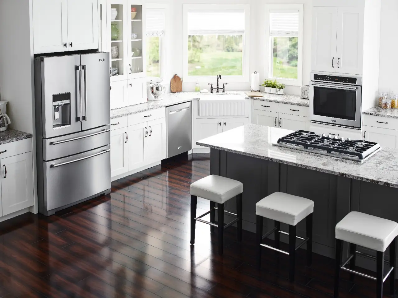 Angle. Maytag - 36 in. Wide 5 burners Built-In Gas Cooktop - Stainless steel.