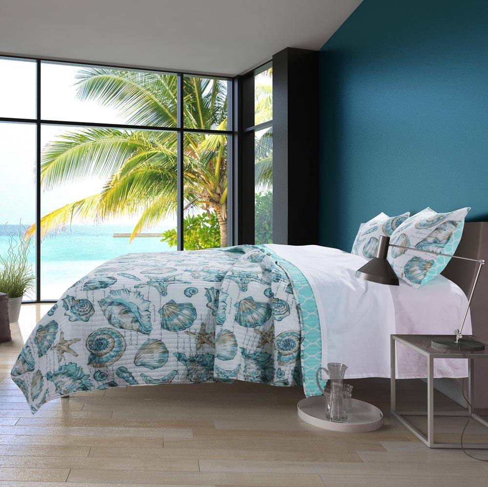 Left. BreeBe - Cruz White Quilt Set - 2 Piece Twin/XL - White.