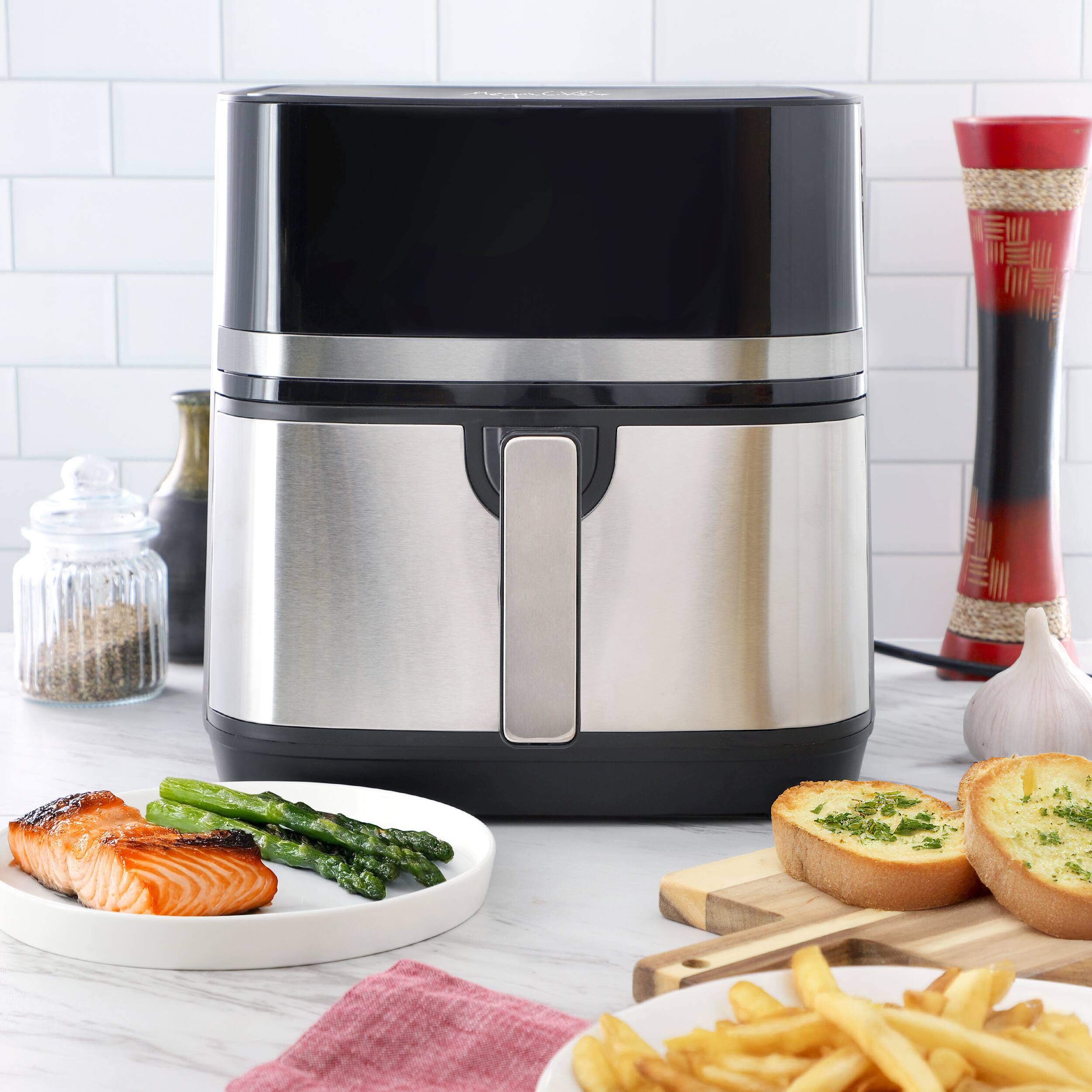 Alt View 7. MegaChef - MegaChef 8.5 Quart Bundle Electric Air Fryer in Black and Stainless Steel with 125 Piece Paper Liners - Black.