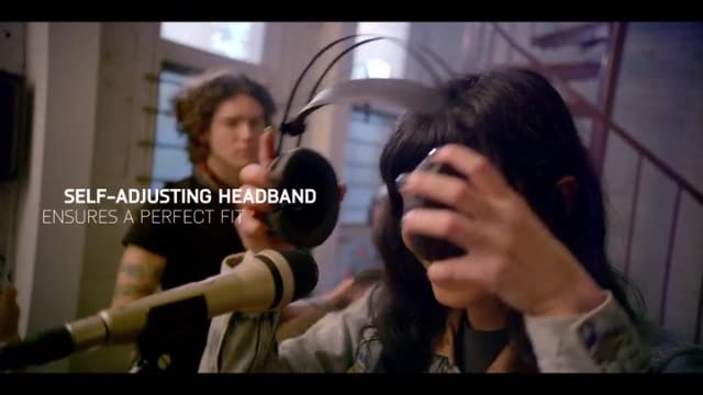 SELF-ADJUSTING HEADBAND  
ENSURES A PERFECT FIT