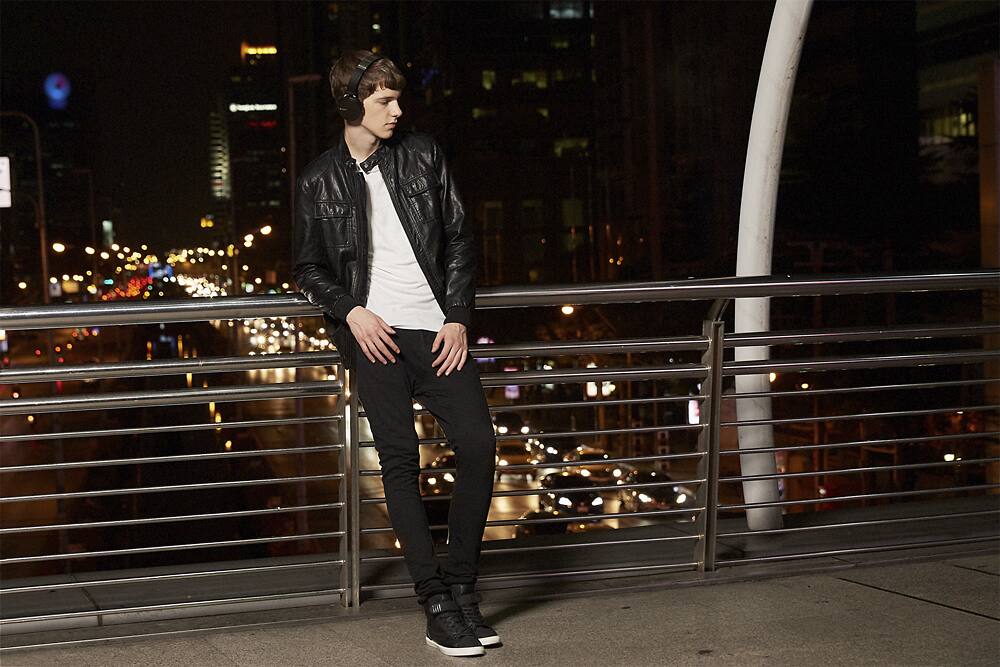 Alt View 19. Sony - XB650BT Over-the-Ear Wireless Headphones - Black.