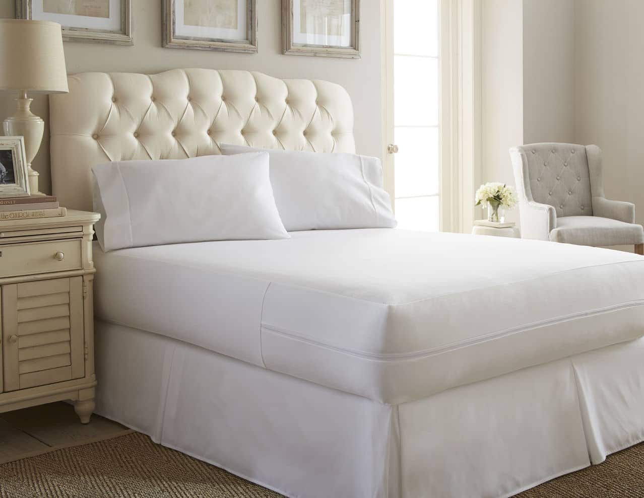 Comfort Essence - Bed Mattress Protector Queen Bed - White