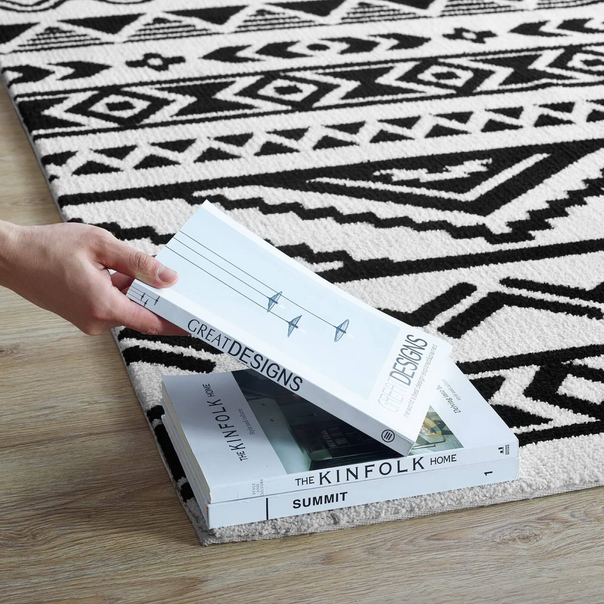GREAT DESIGNS HOME DESIGNS  
THE KINFOLK HOME  
THE KINFOLK SUMMIT