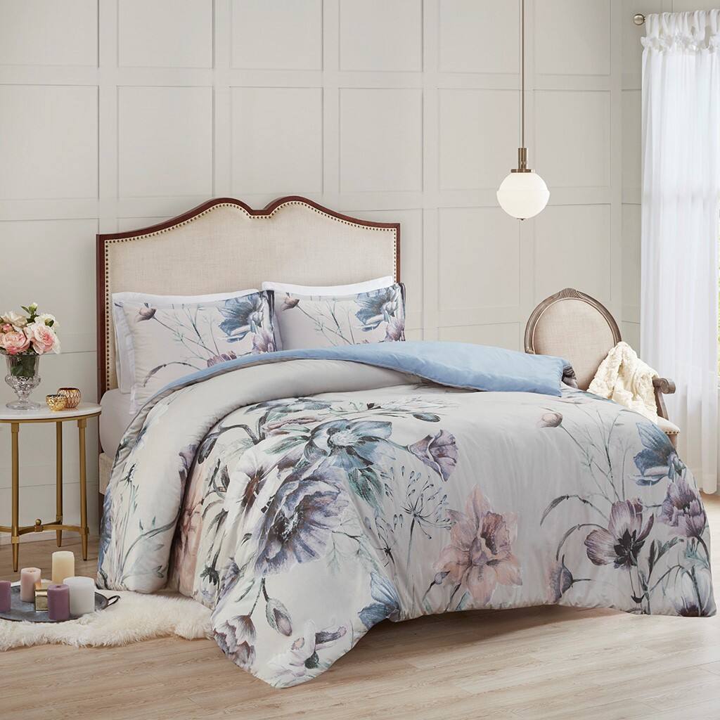 Alt View 1. Gracie Mills - Gracie Mills Kyrie 3-Piece Cotton Printed Duvet Cover Set - Blue.