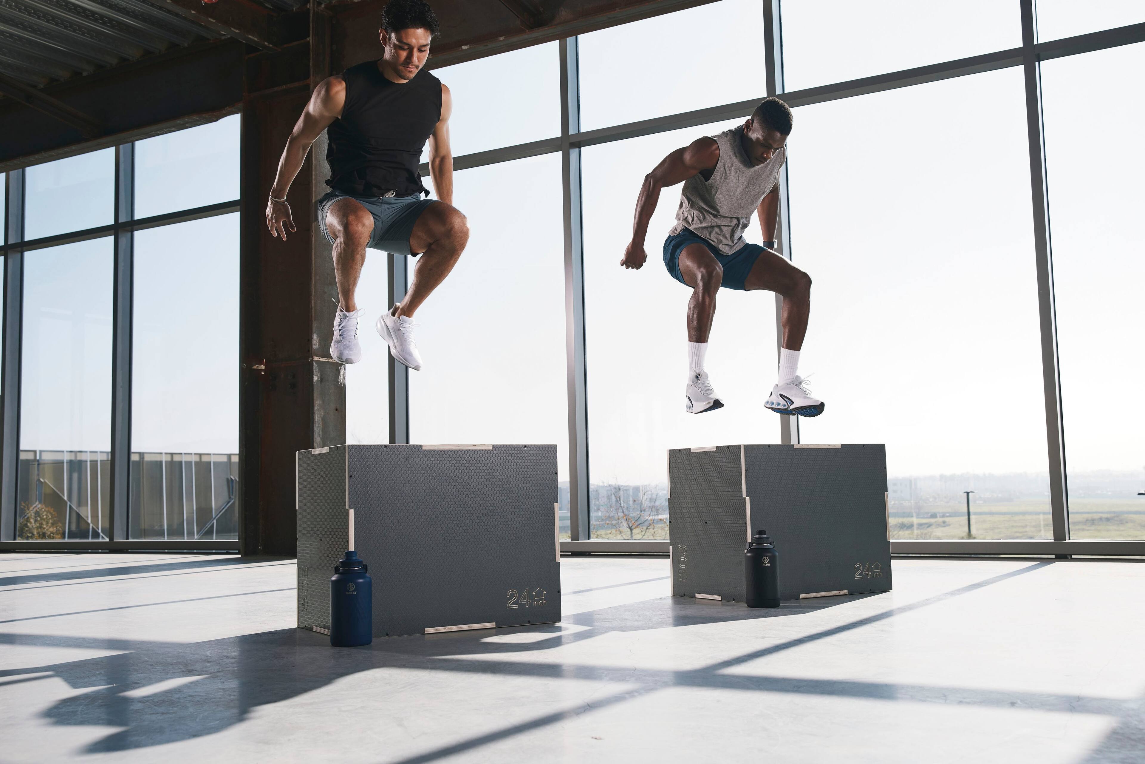 Alt View 5. Takeya - Sport 64-oz. Wide Handle Leakproof Water Bottle with Spout Lid - Obsidian.