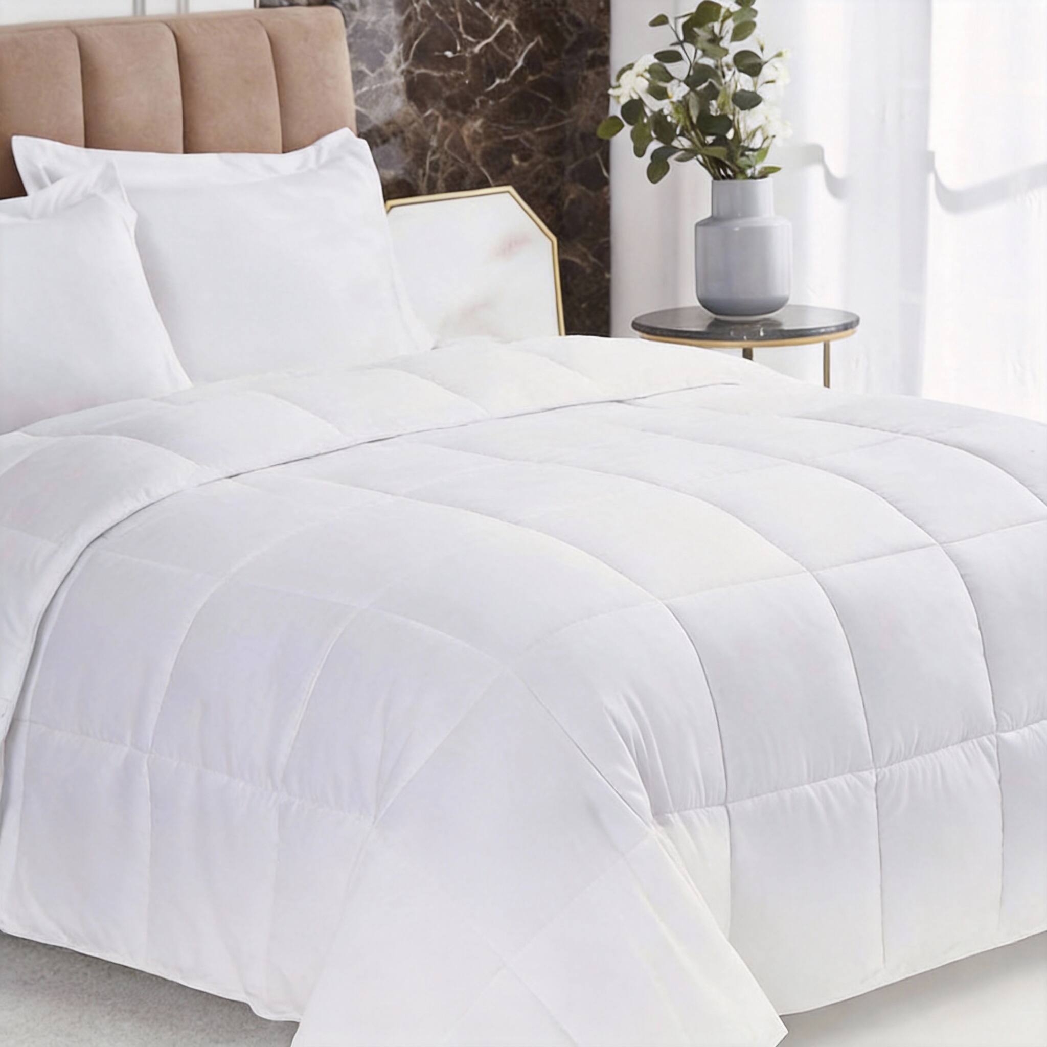 Back. OMOMMD - Comforter Set All Season Reversible Down Alternative Bedding Quilted Duvet Insert - Ivory Twin/Twin XL.