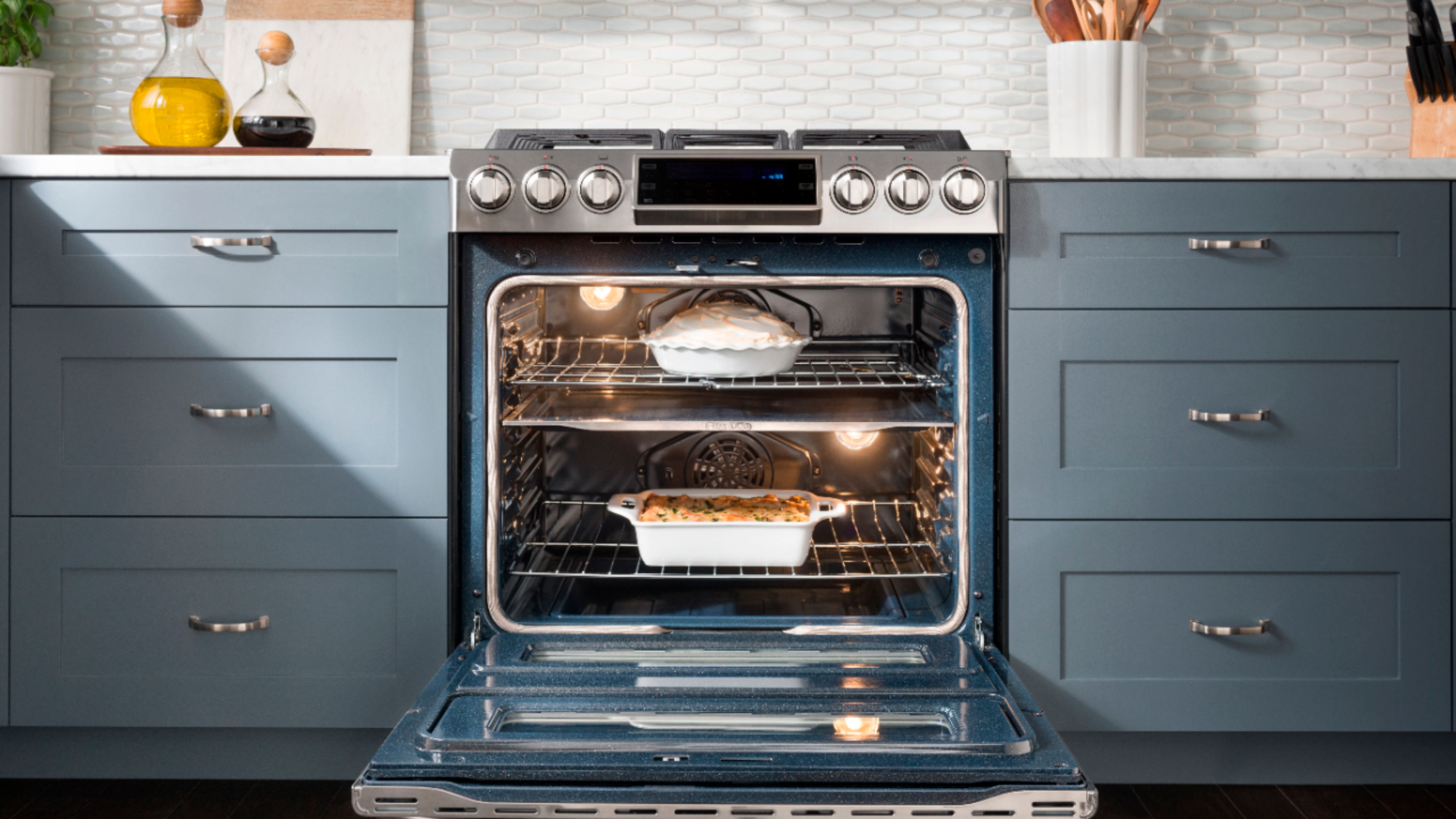 NE58K9500SG by Samsung - 5.8 cu. ft. Slide-in Electric Range with Dual  Convection in Black Stainless Steel