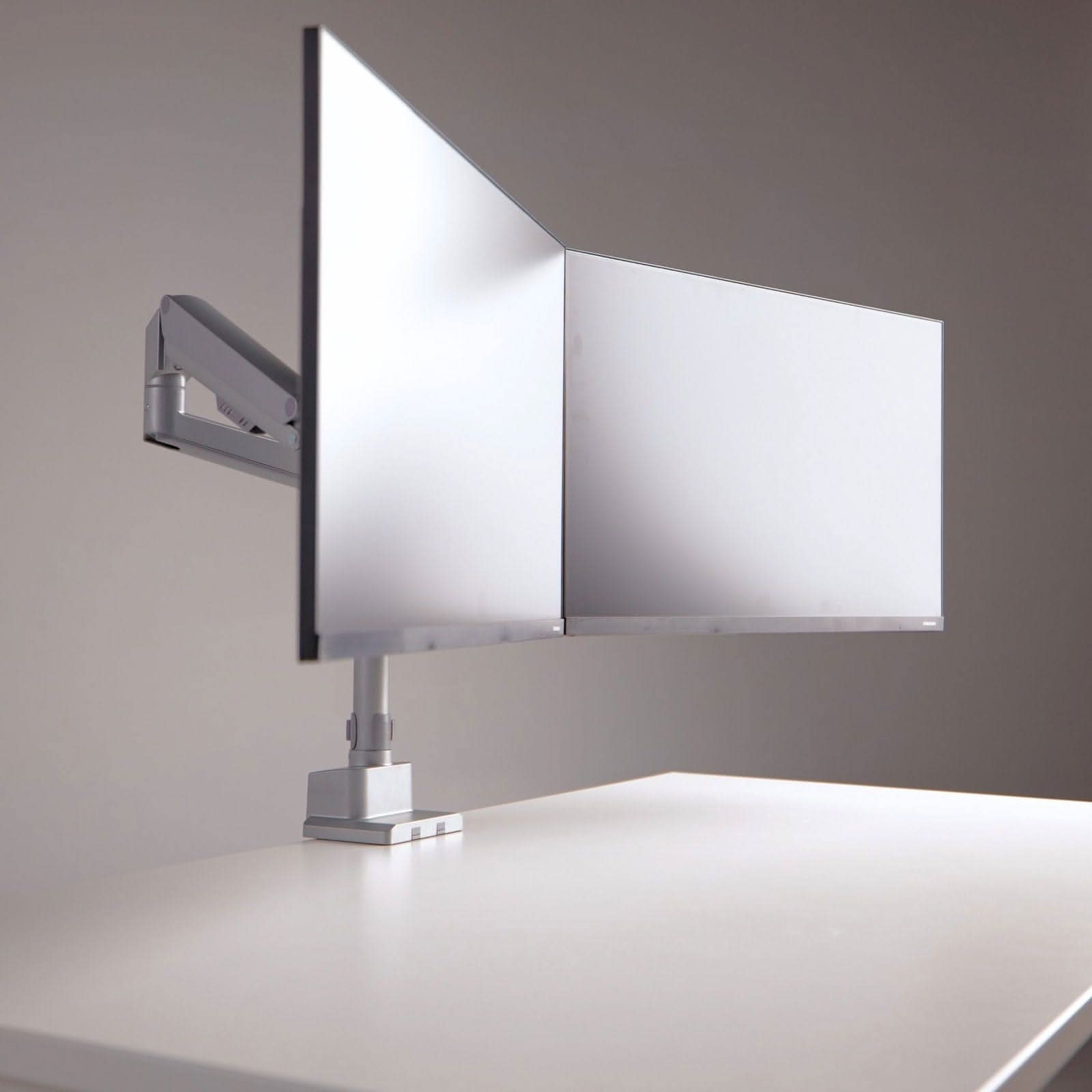 Angle. Mount-It! - Dual Monitor Desk Mount – Full Motion Height Adjustable Silver Arm for Two 19"-32" Monitors - Silver.