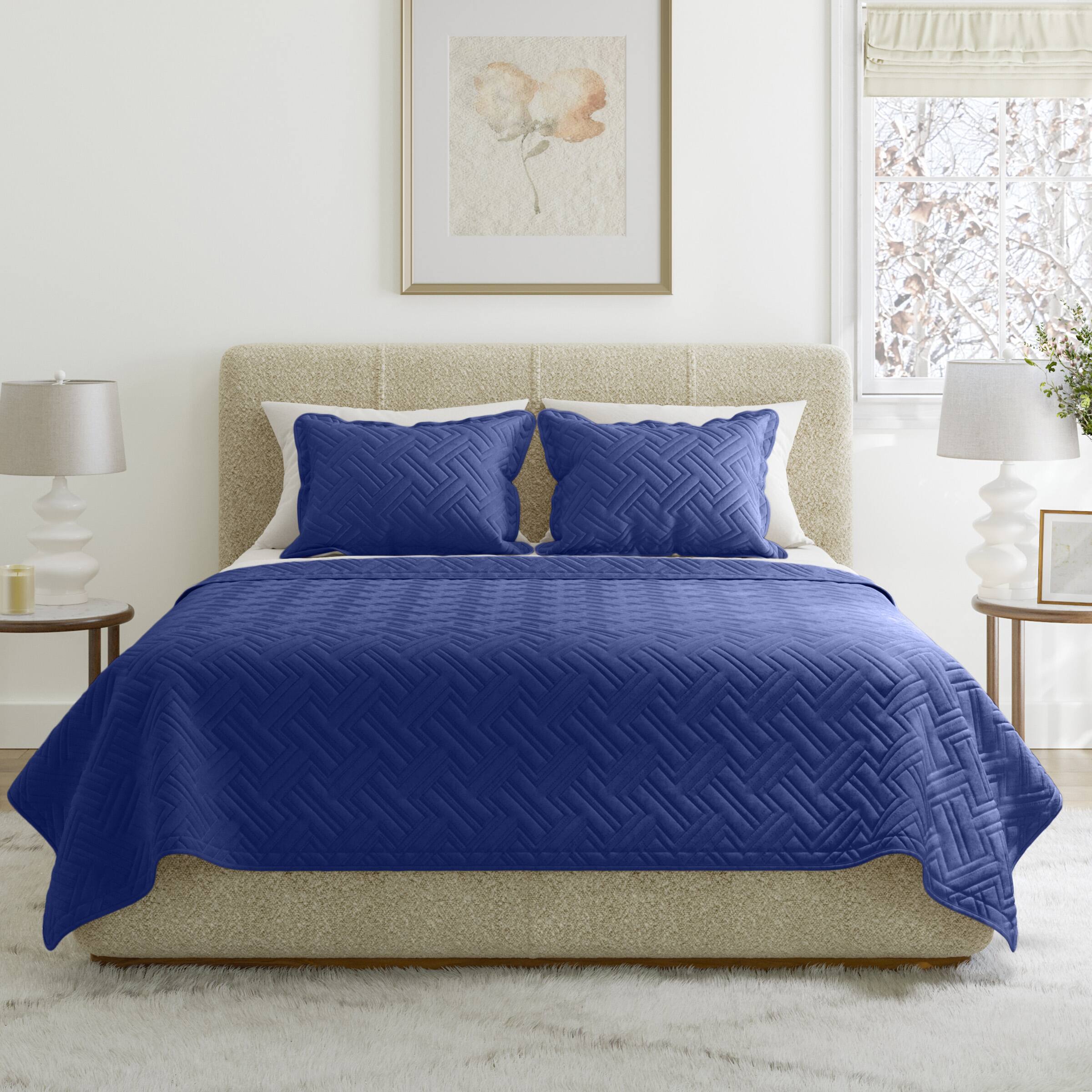 Left. Lavish Home - 2PC Twin Quilt Set with Sham - Blue.