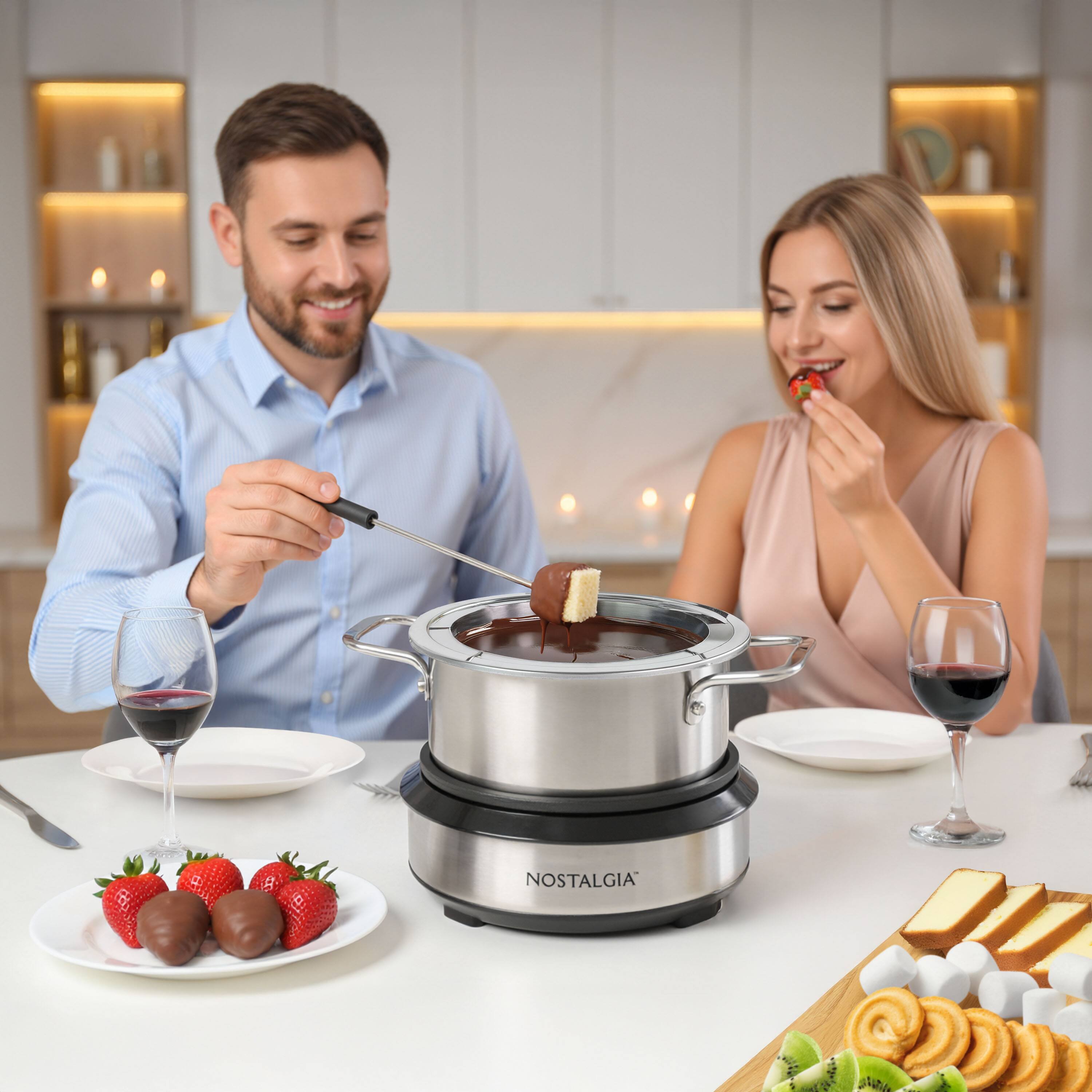 Left. Nostalgia - 8-Cup Fondue Dipping Pot - Silver.