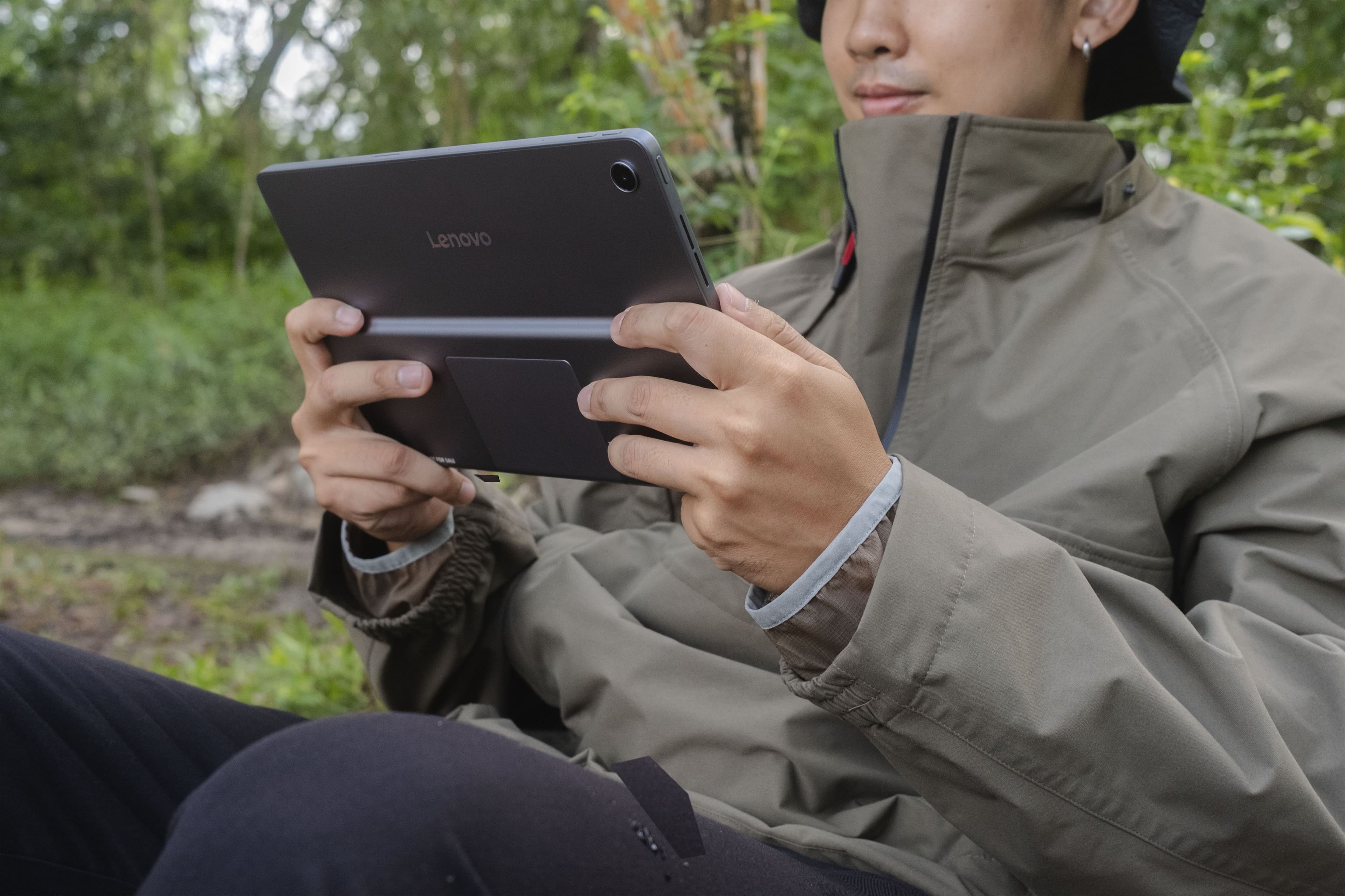 Alt View 22. Lenovo - Tab Plus - 11.5" 2K Tablet - 8GB RAM - 128GB UFS - Luna Grey.