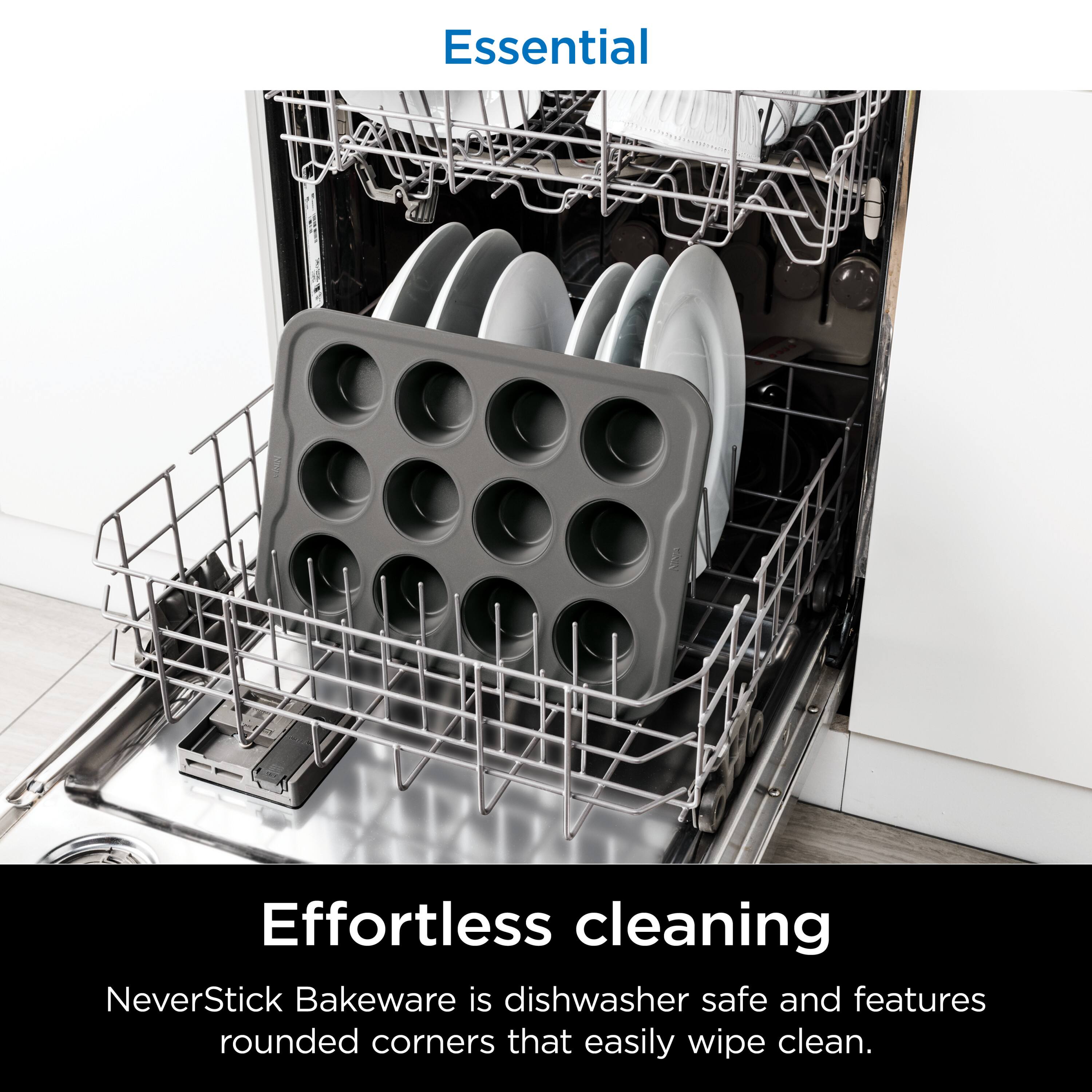 Essential

Effortless cleaning

NeverStick Bakeware is dishwasher safe and features rounded corners that easily wipe clean.