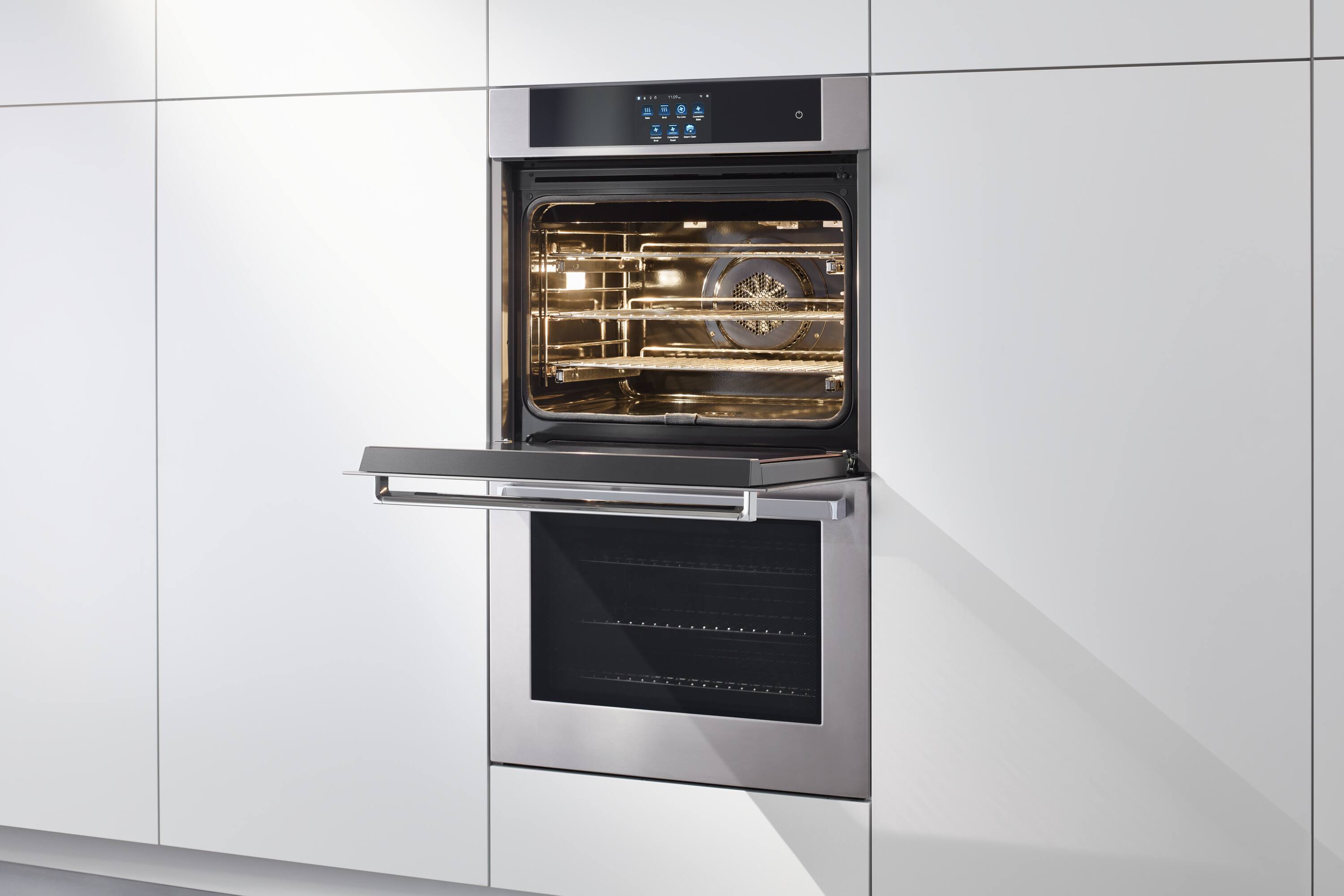 Alt View 4. Viking - 30" Viking RVL Series Double Electric Thermal-Convection Oven-Stainless Steel - Stainless Steel.