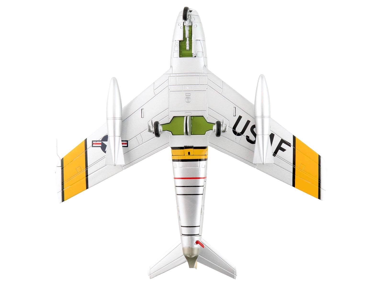 Back. Hobby Master - North American F-86E Sabre Fighter "51-2752 Colonel George A. Davis Jr. 4th FIG 334th FIS" (1952) USAF 1/72 - White, Yellow.