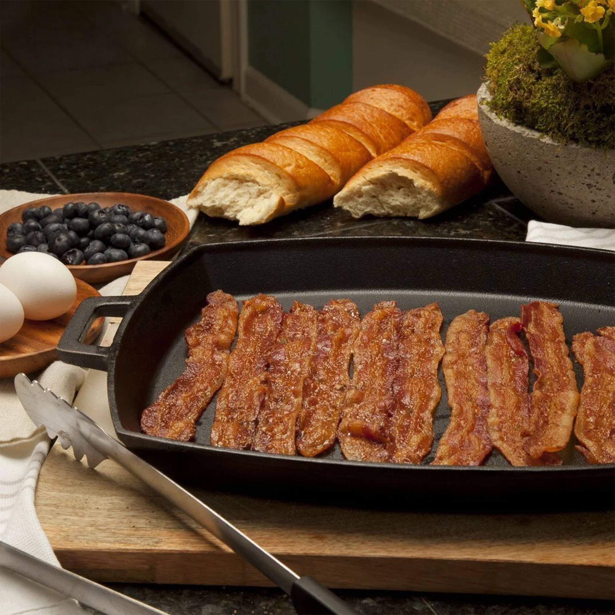 Bayou Classic Cast Iron Shallow Skillet Pan - Thumbnail 4