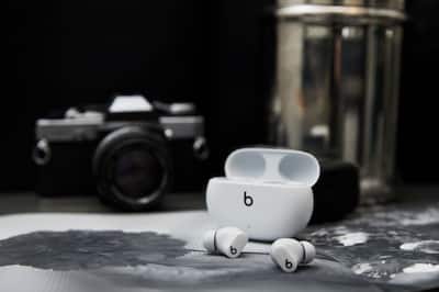 Beats Studio Buds Totally Wireless Noise Cancelling Earbuds White Beats Studio Buds Totally Wireless Noise Cancelling Earbuds White