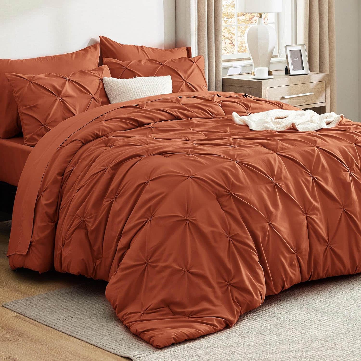 FINEAK - Modern Queen Pinch Pleat Comforter Set with Sheets-7-Piece All-Season Bed in a Bag - Burnt Orange