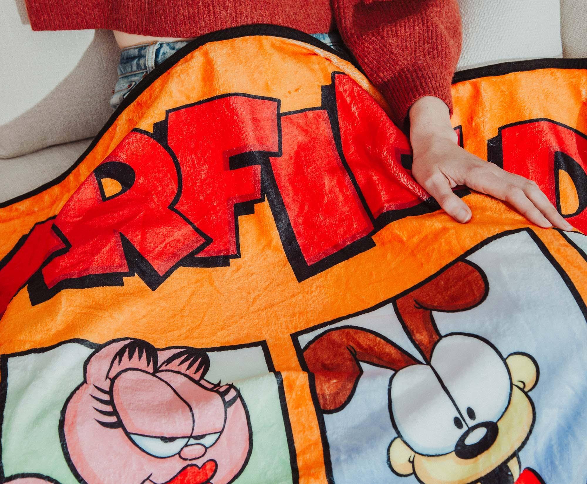 Alt View 5. Surreal Entertainment - Garfield and Friends Fleece Throw Blanket | 45 x 60 Inches - Multi-Color.