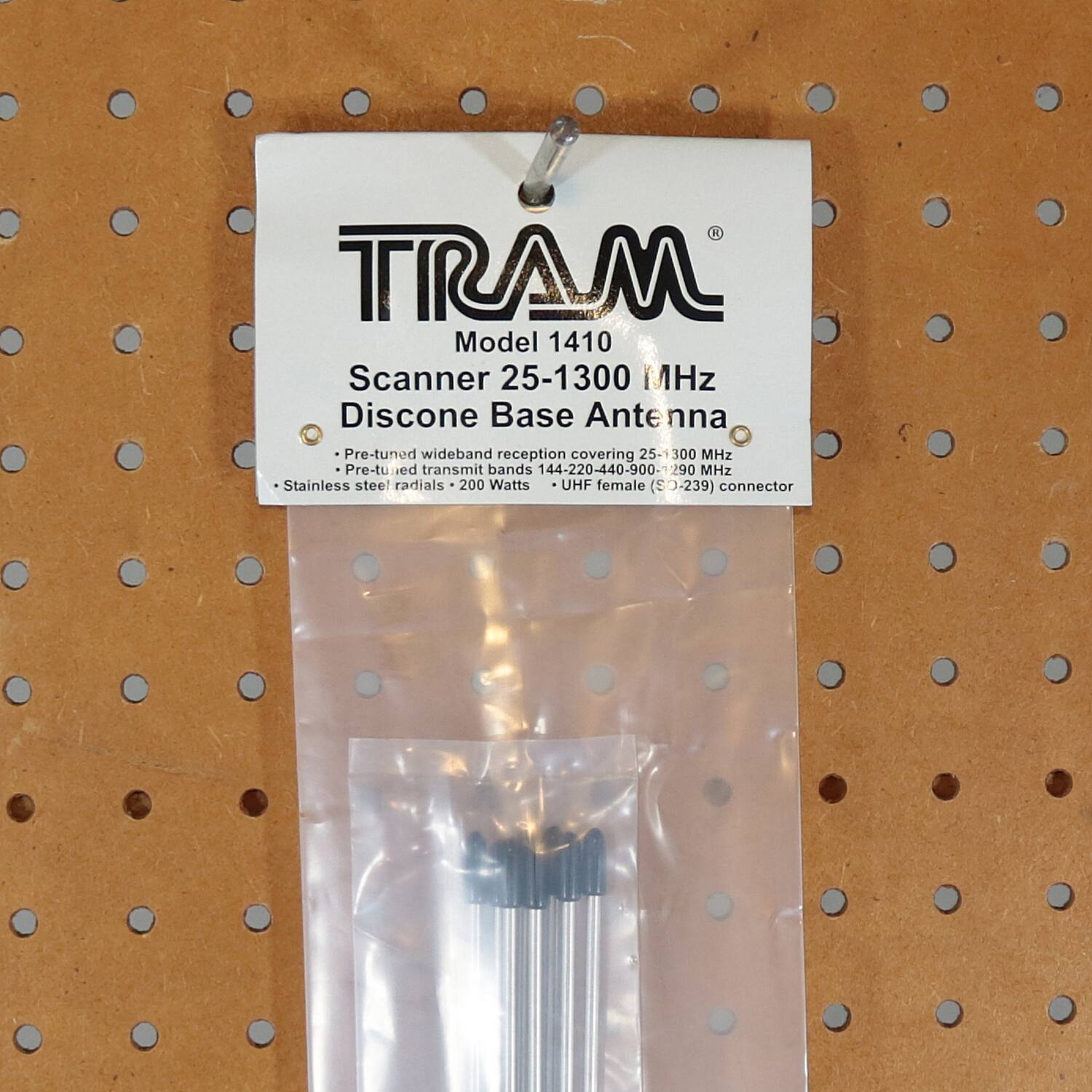 TRAM  
Model 1410  
Scanner 25-1300 MHz  
Discone Base Antenna  
- Pre-tuned wideband reception covering 25-1300 MHz  
- Pre-tuned transmit bands 144-220-440-900-1290 MHz  
- Stainless steel radials  
- 200 Watts  
- UHF female (SO-239) connector