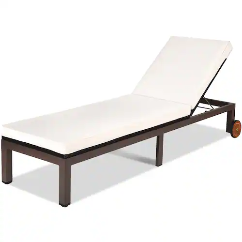Outdoor Lounge Chairs