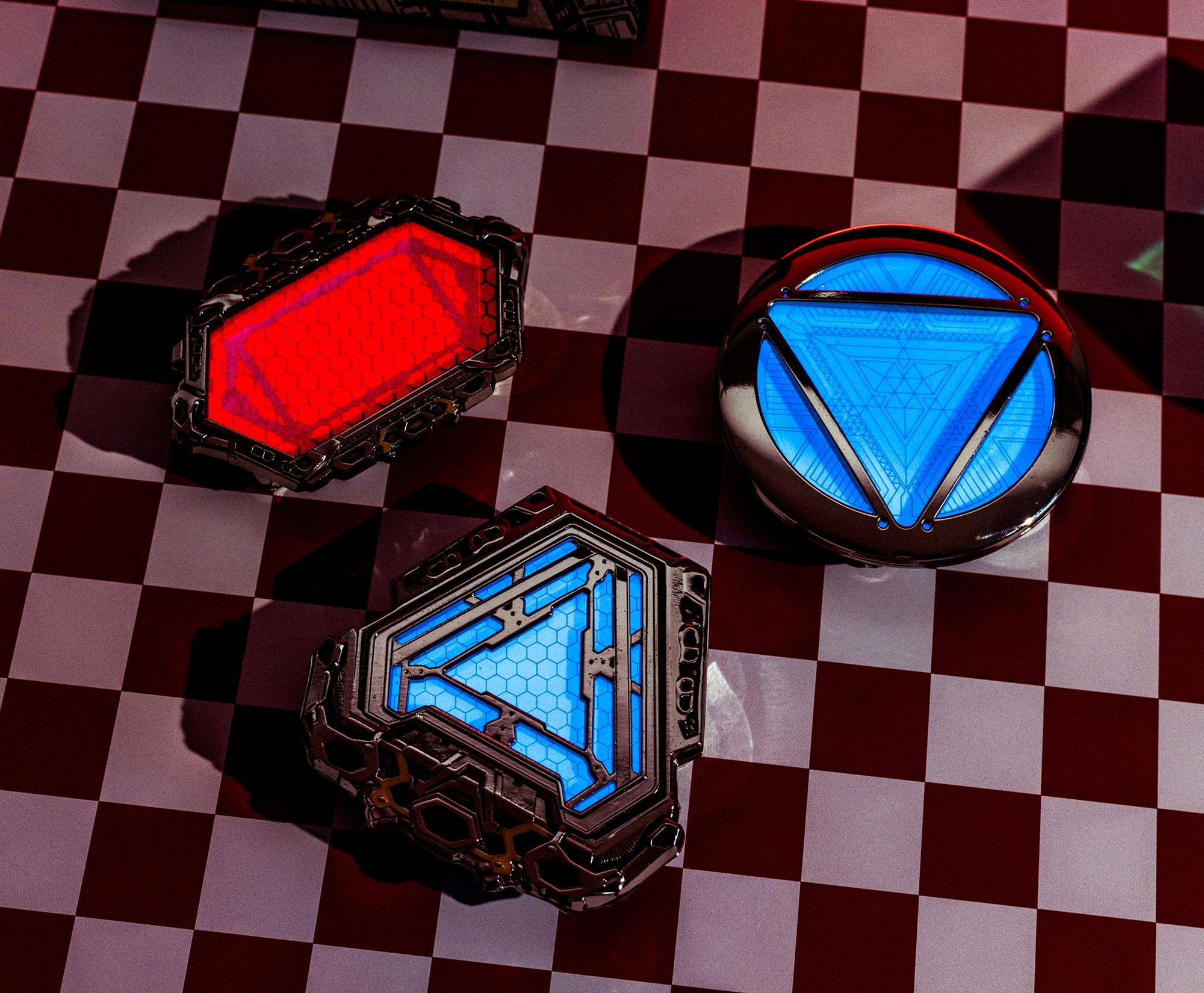 Alt View 4. Marvel - Marvel Studios Iron Man 3-Piece Light-Up Arc Reactor Pin Replica Box Set - Multicolored.