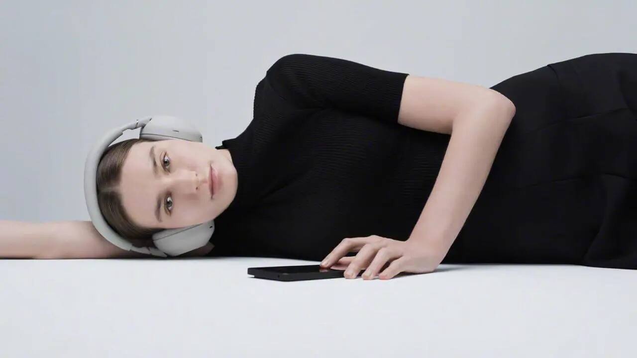 Back. Sony - Sony WH-1000XM6-SILVER Wireless Noise Cancelling Headphones with a 2 Year Amber Protection Plan (2025) - Silver.