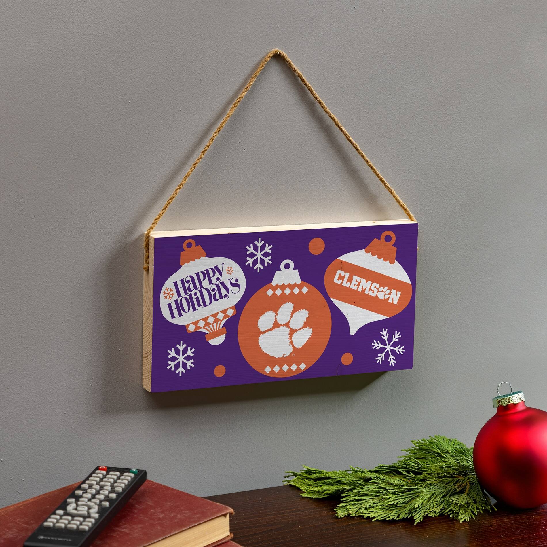 Happy Holidays  
Clemson