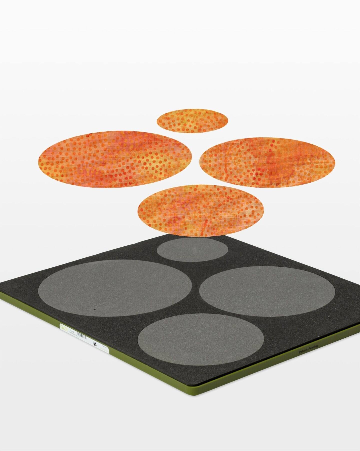 Angle. AccuQuilt - GO! Big Circle-4, 6", 7", 8" Die - Multicolor.