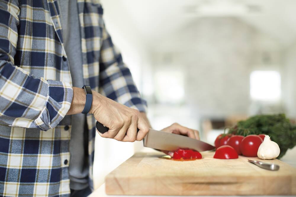 Alt View 17. Fitbit - Alta Activity Tracker (Large) - Black.