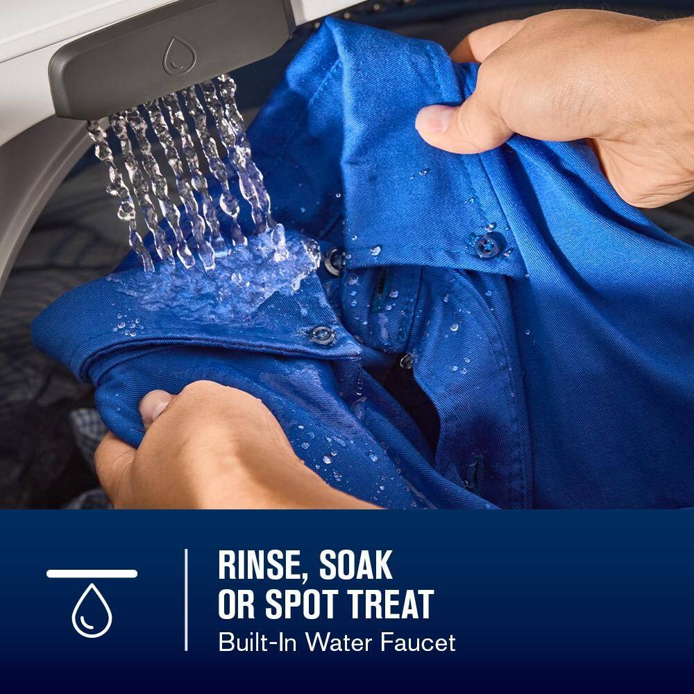 RINSE, SOAK OR SPOT TREAT  
Built-In Water Faucet