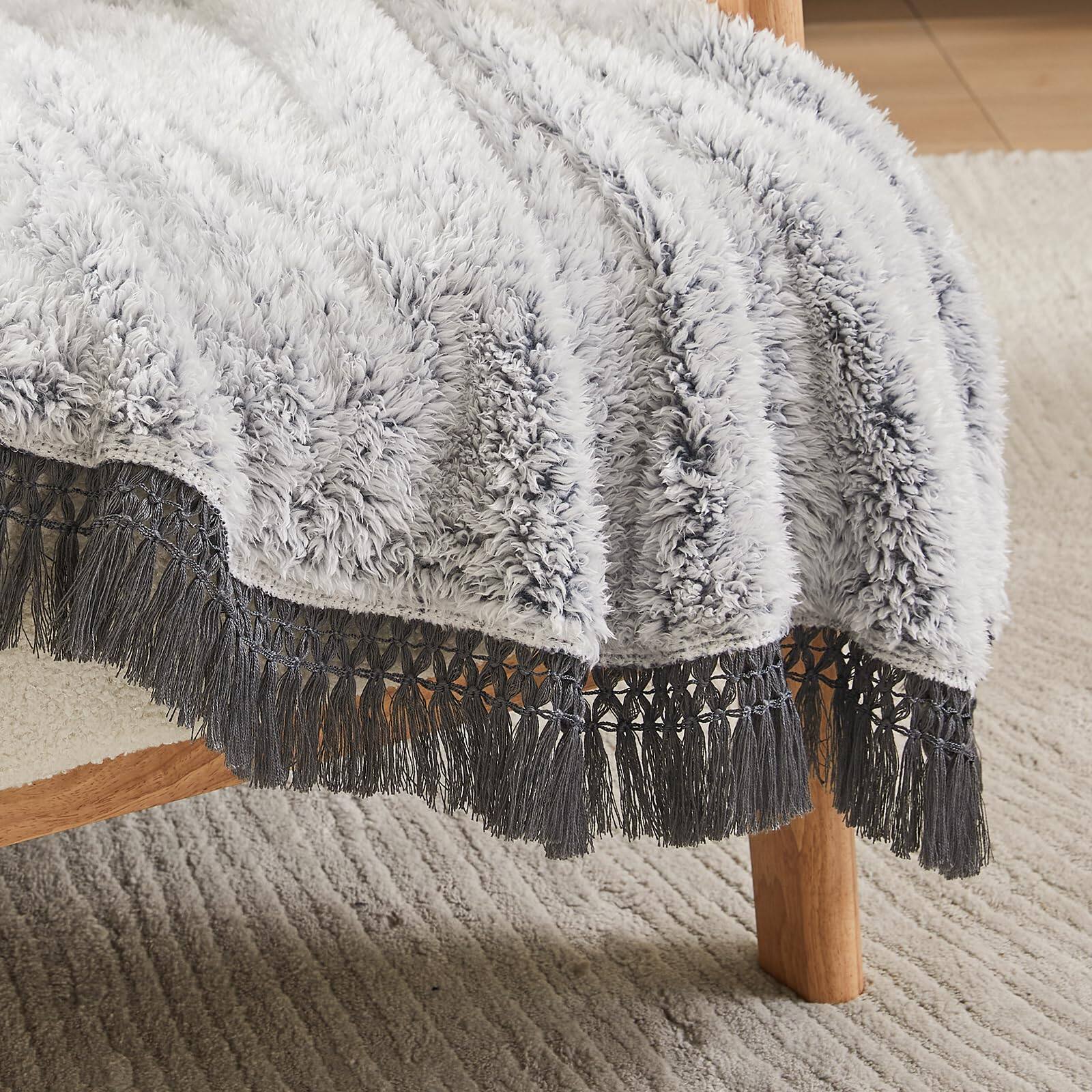 06-tassel Grey Throw