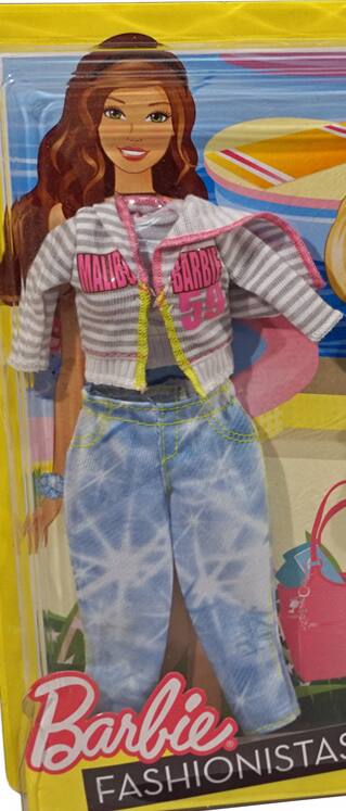Barbie Fashionista  
KALBS SARBI 59  
MALIBU BARBI 59