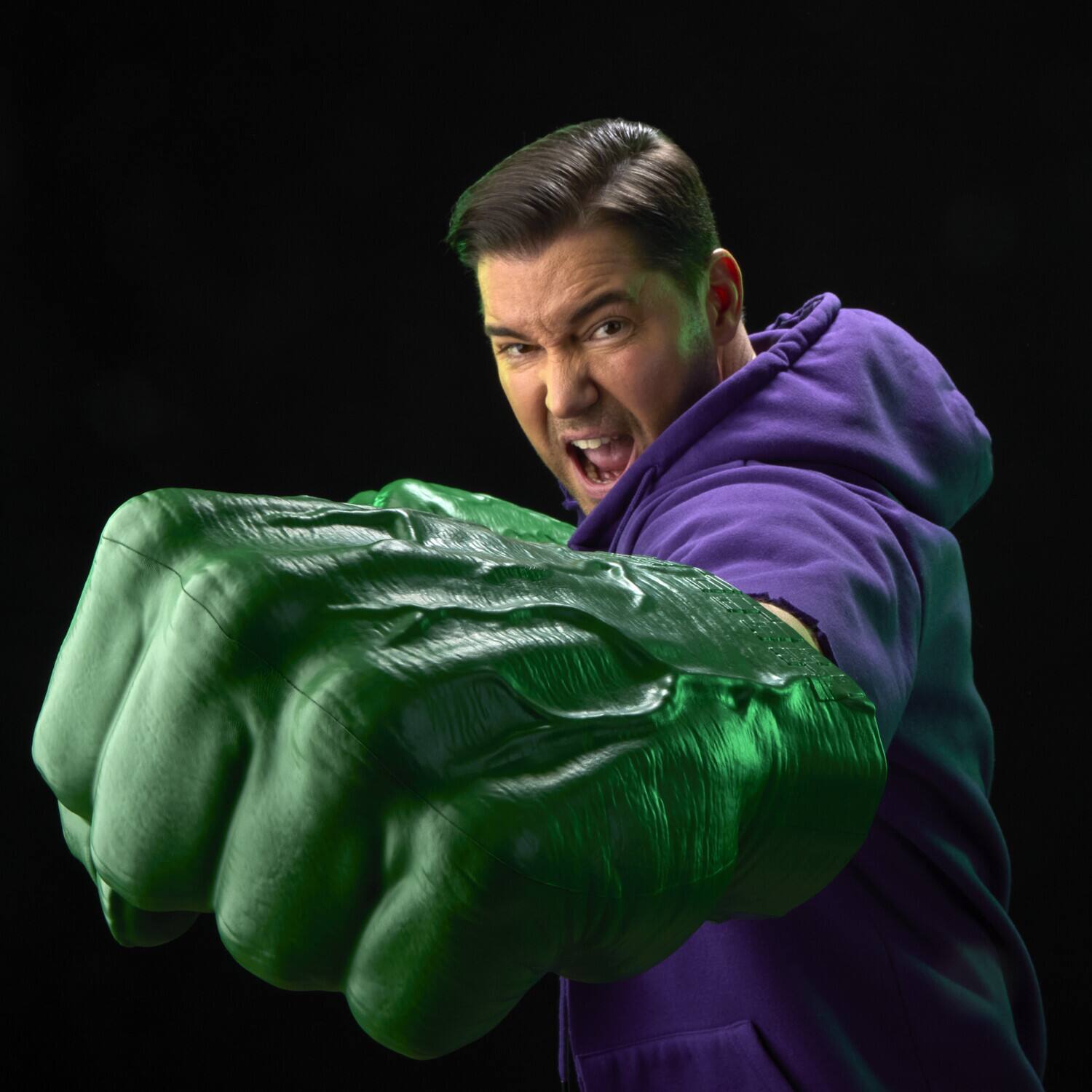 Alt View 3. Hasbro - Marvel Legends - Incredible Hulk Premium Roleplay Fists with Smash 'N Bash Sound FX   - COLLECTIBLES - Multicolor.