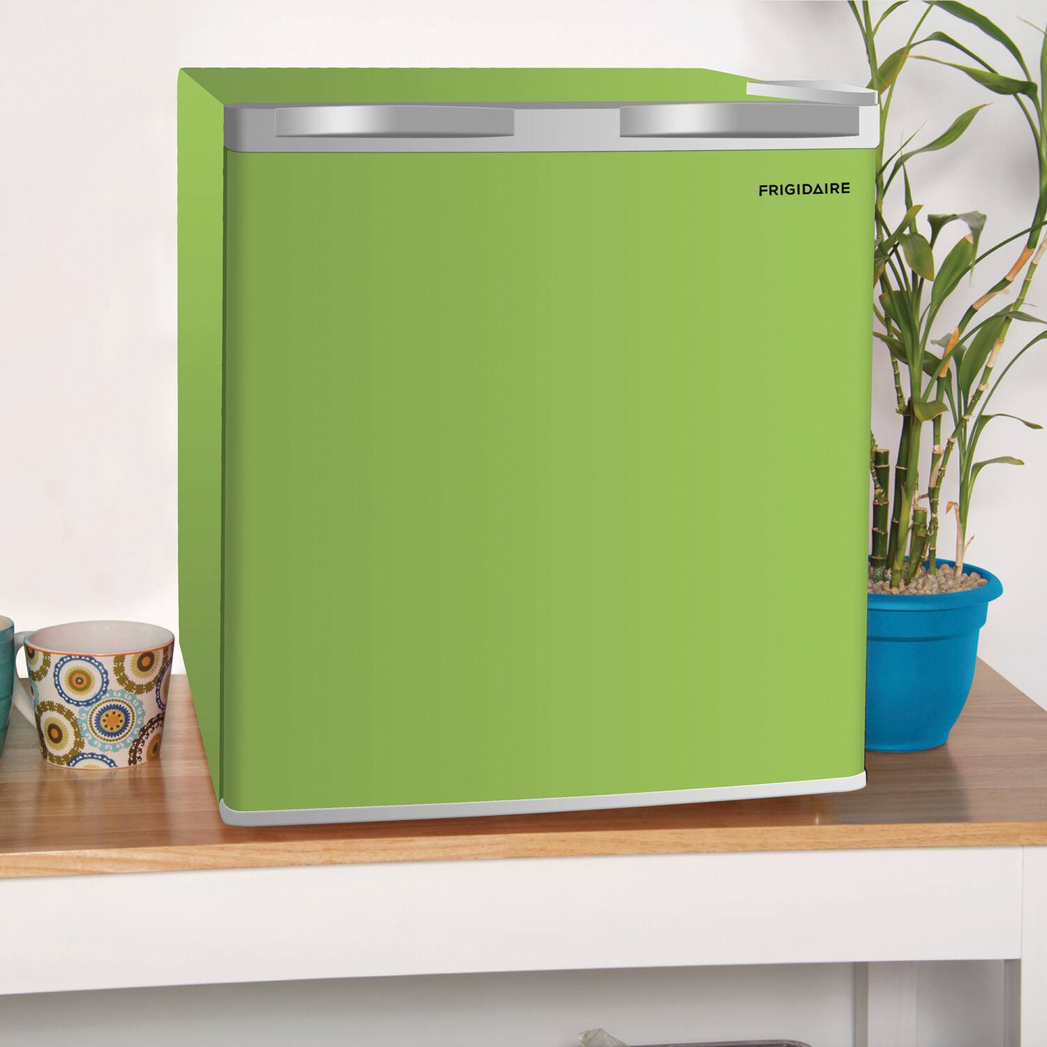Back. Frigidaire - 1.6-Cu. Ft. 50-Watt Compact Refrigerator - Green.