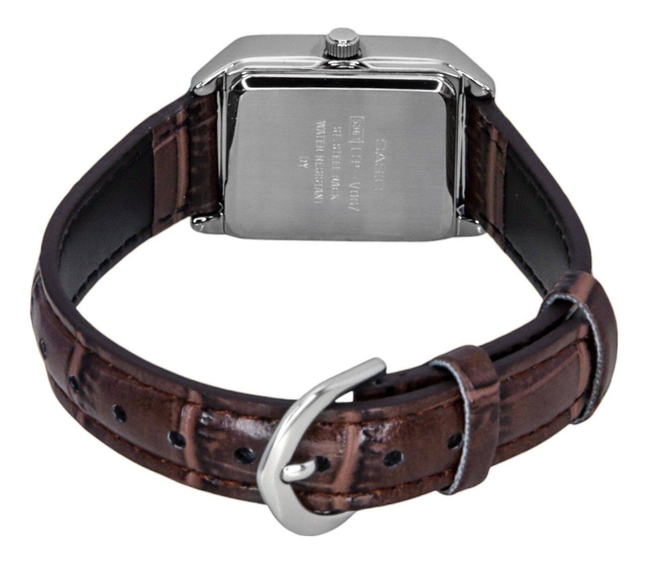 WATER RESISTANT  
STEEL  
LIP GASIO  
RESERANT  
MADE IN ITALY  
BY RICCIANI  
CARTIER  
SWISS MADE