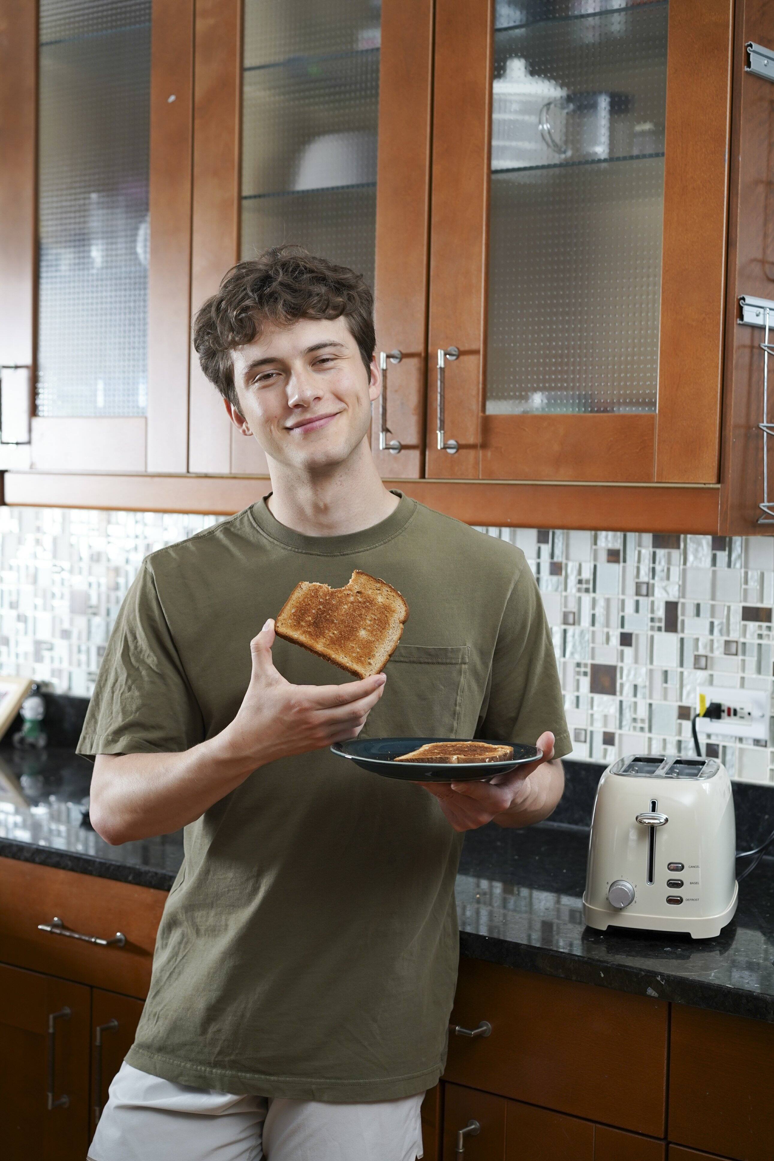 Alt View 1. Ultrean - 2 Slice Retro Toaster - Cream.