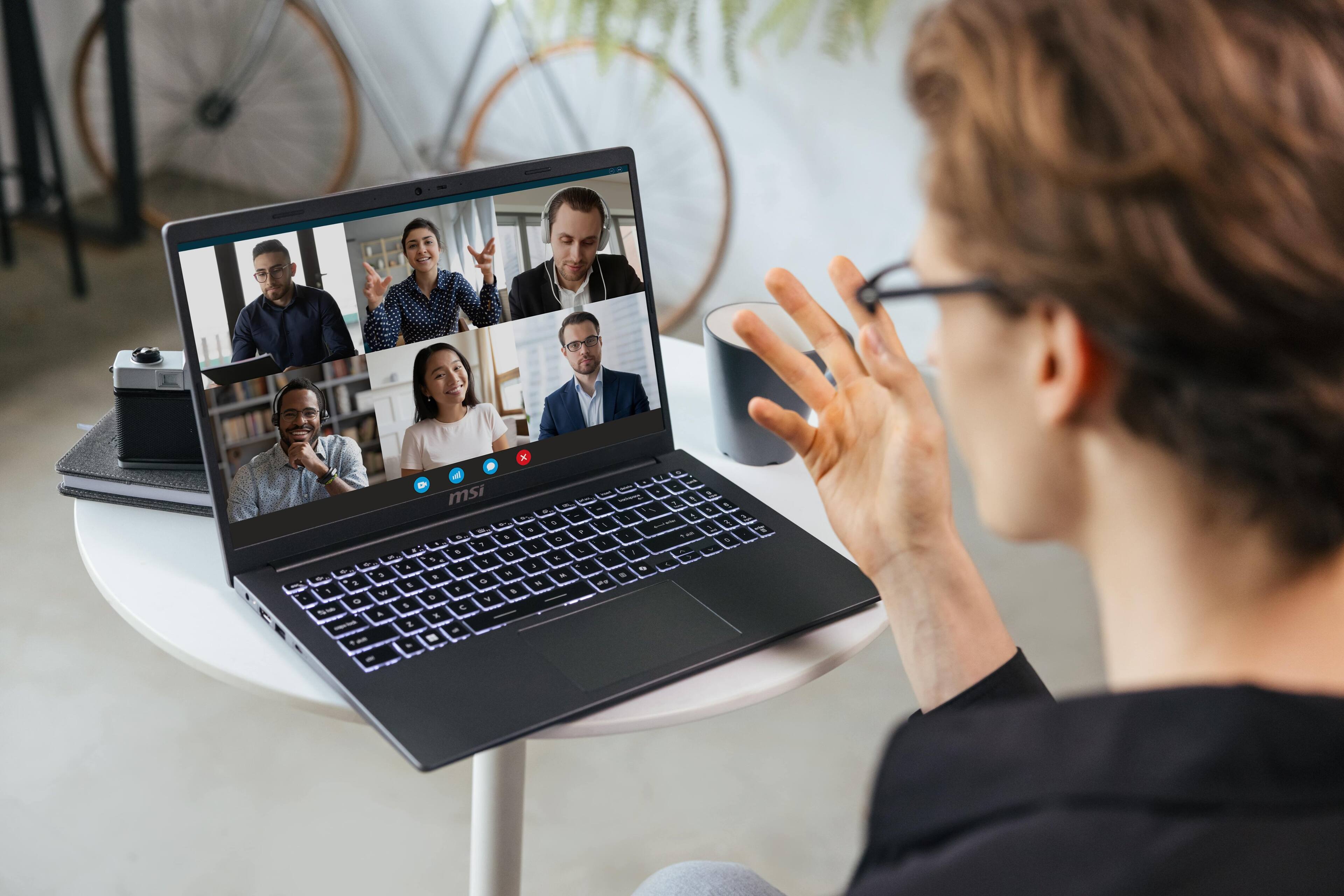 Alt View 5. MSI - Modern 15 15.6" Laptop - Intel Core Ultra 7-150U - Intel Graphics with 16GB Memory -1TB SSD - Platinum Gray.